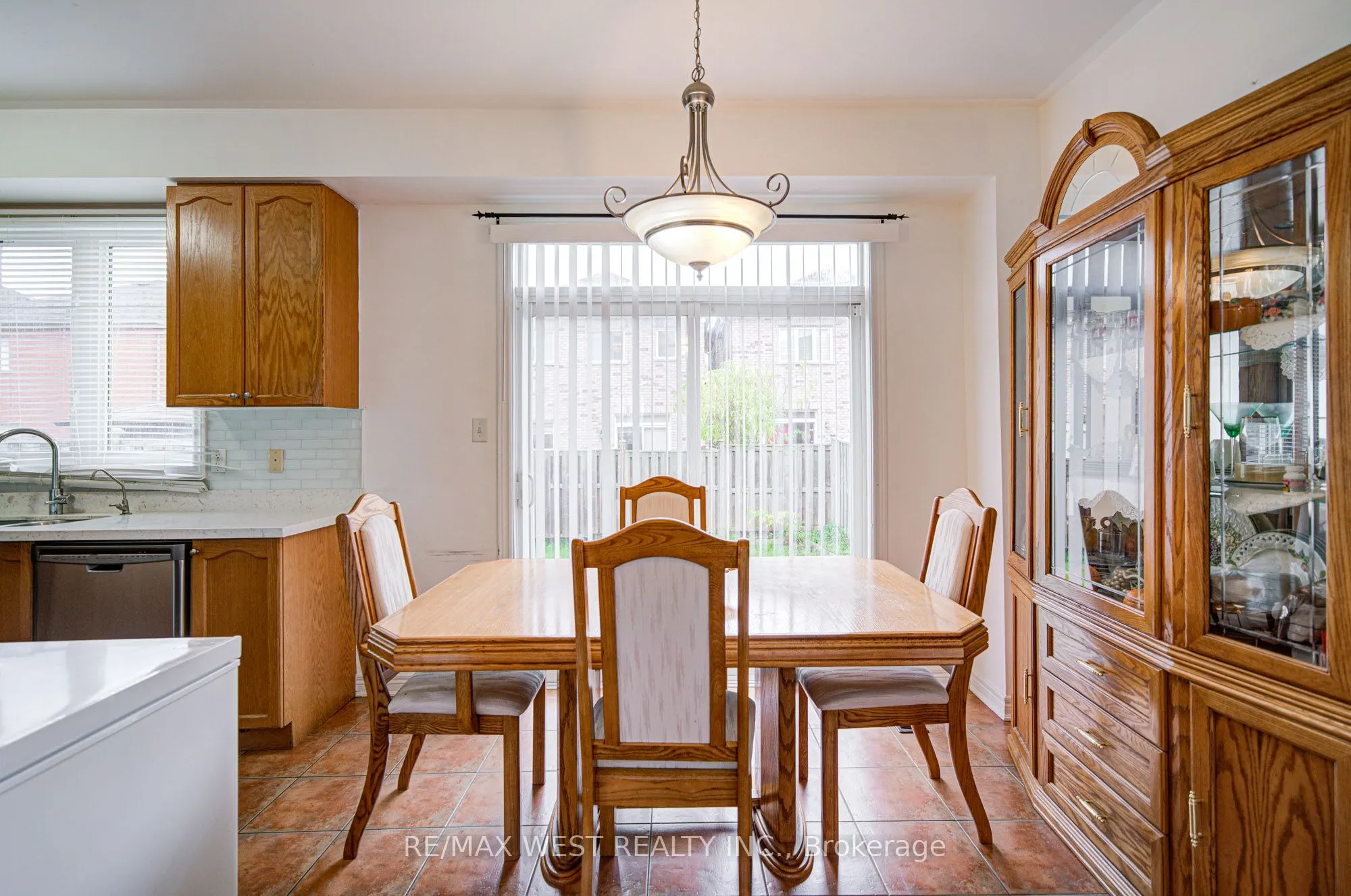 12 Eaglefield Gate