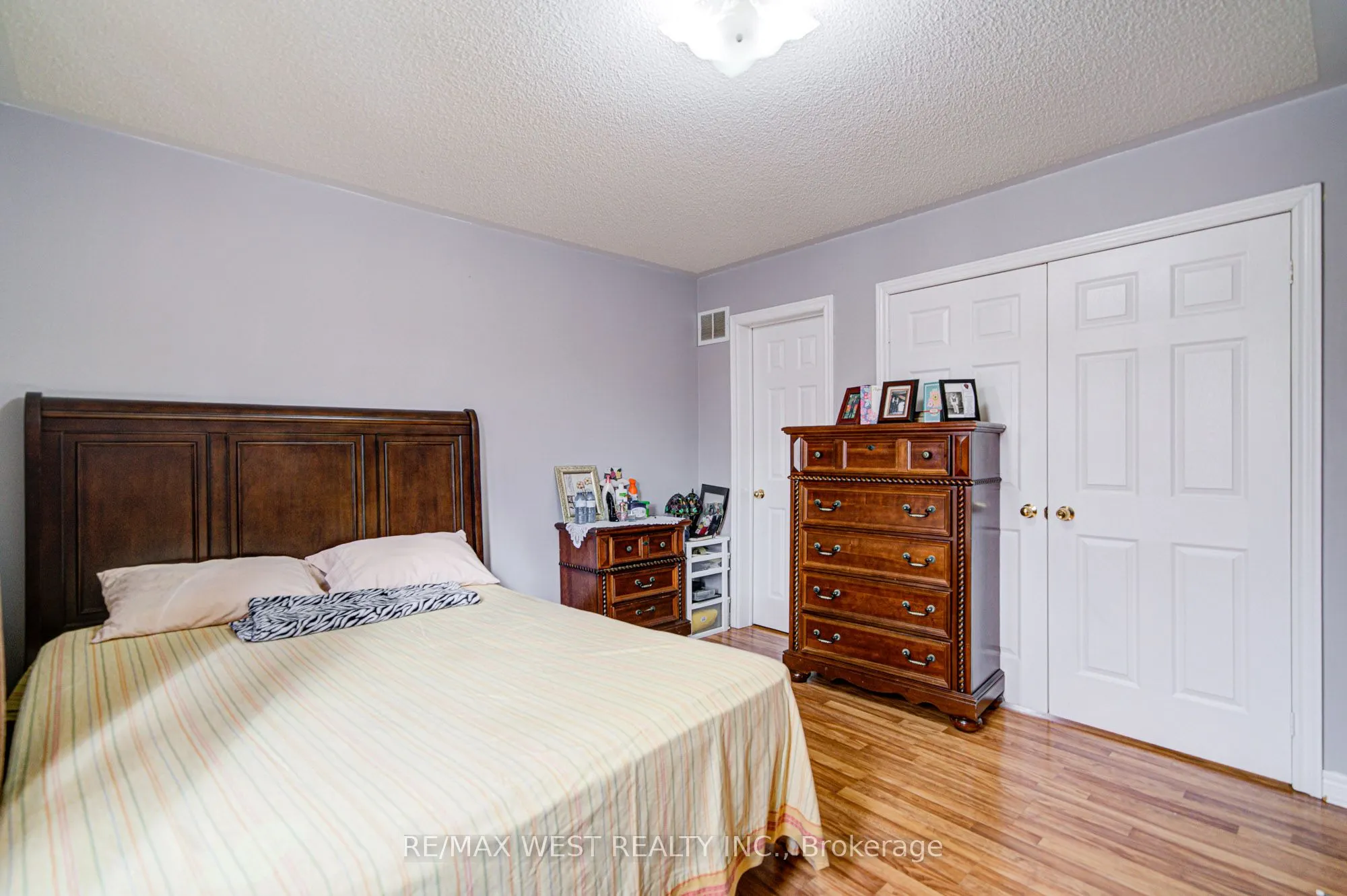 12 Eaglefield Gate