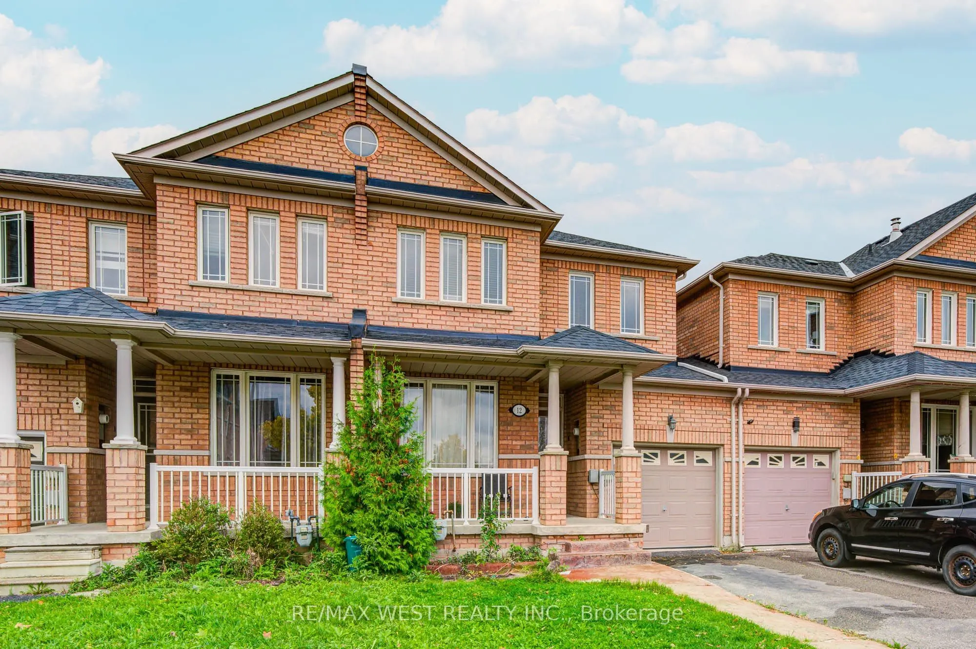 12 Eaglefield Gate