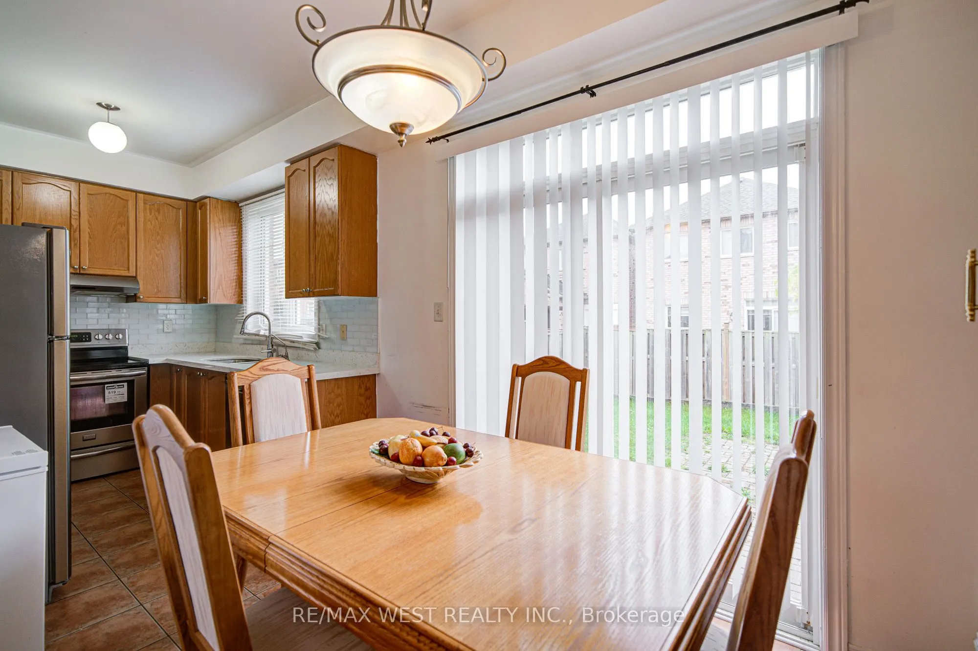 12 Eaglefield Gate