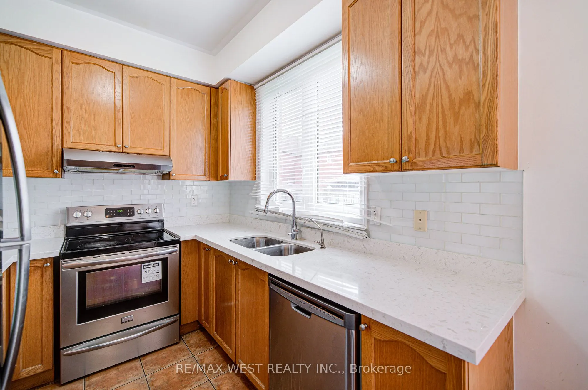 12 Eaglefield Gate