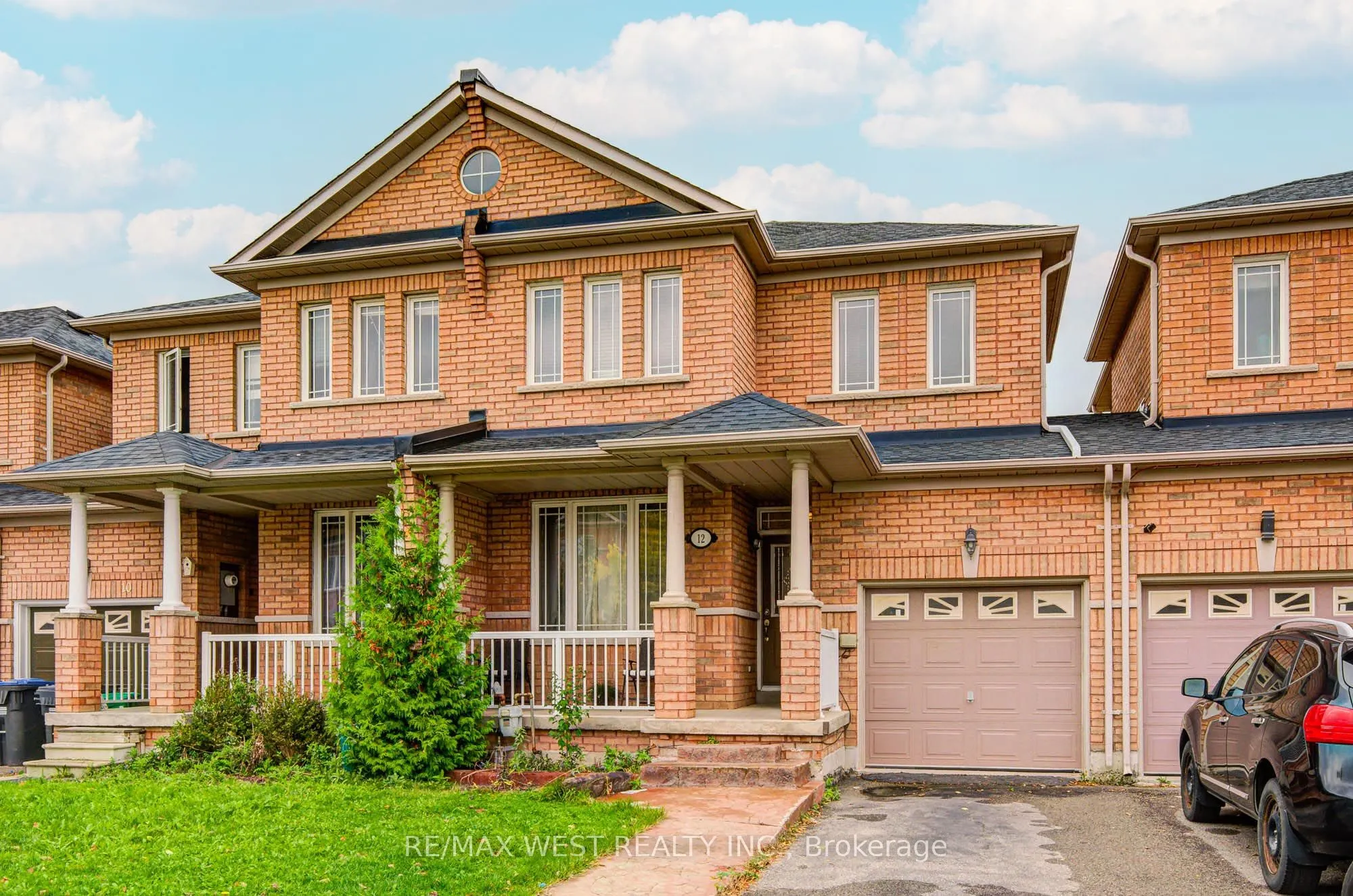 12 Eaglefield Gate