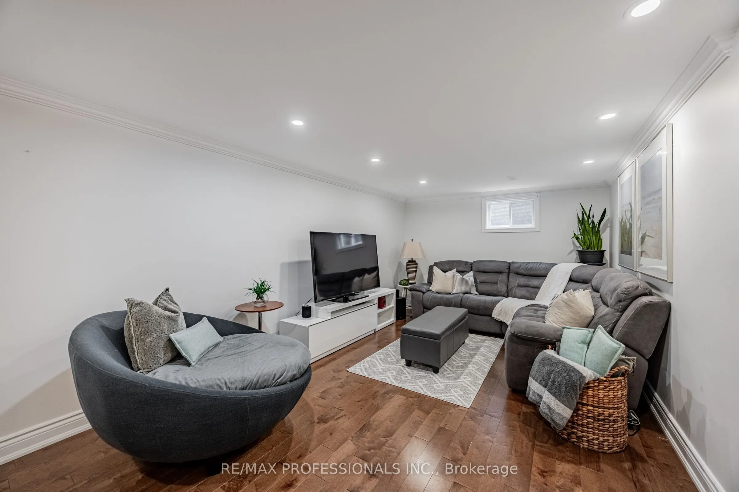 108 Avening Drive