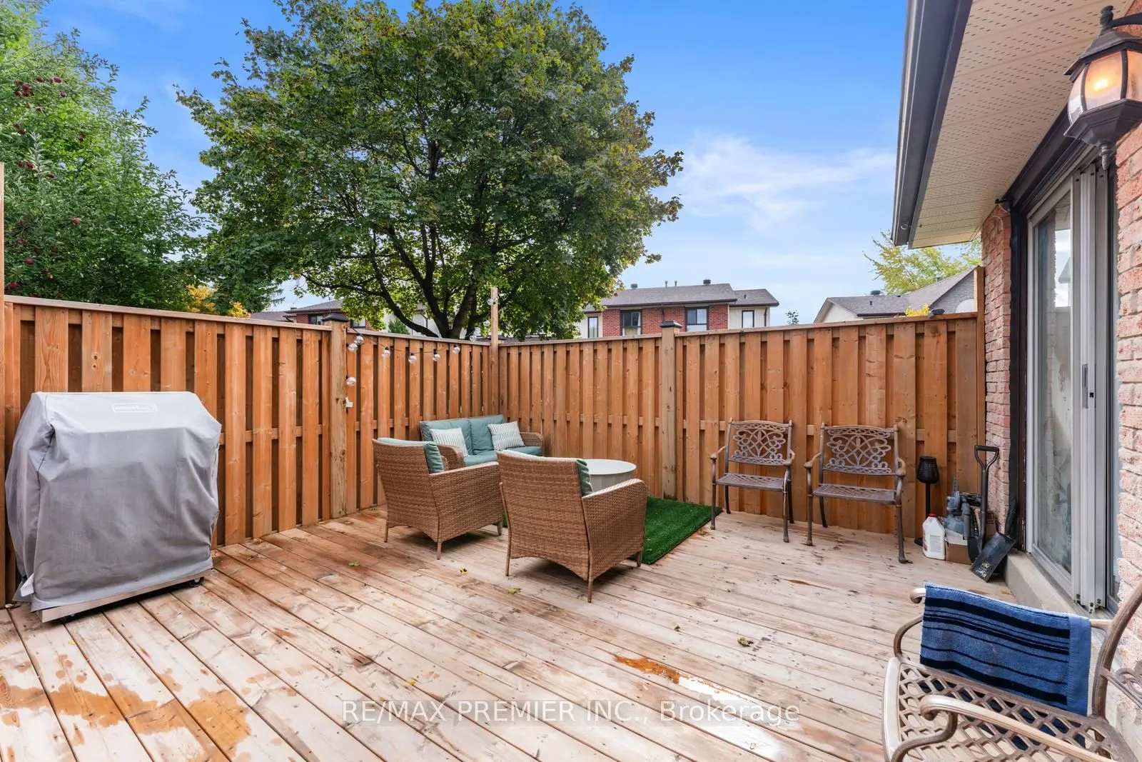 102 Dawson Crescent, #102