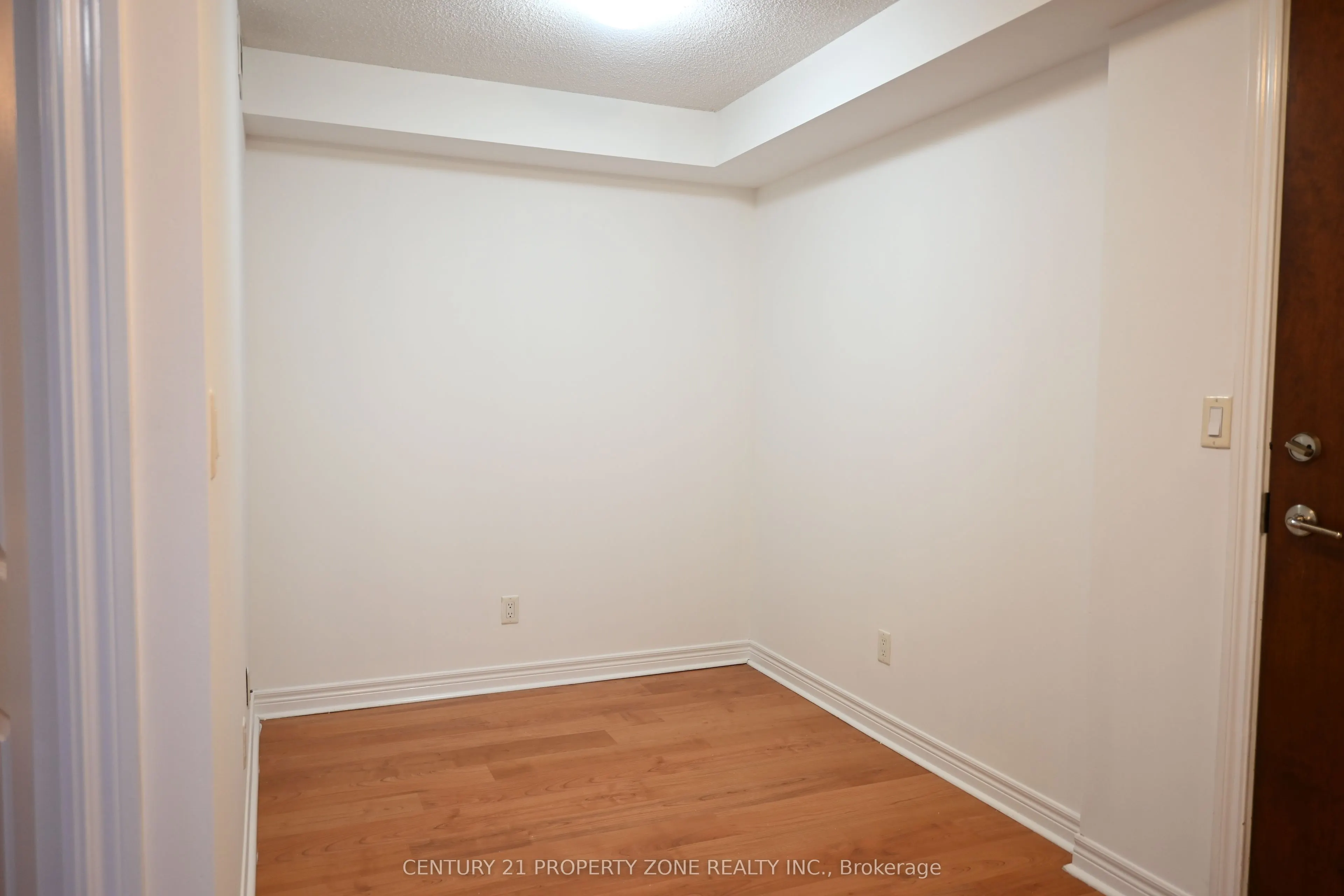 310 Burnhamthorpe Road W, #1908