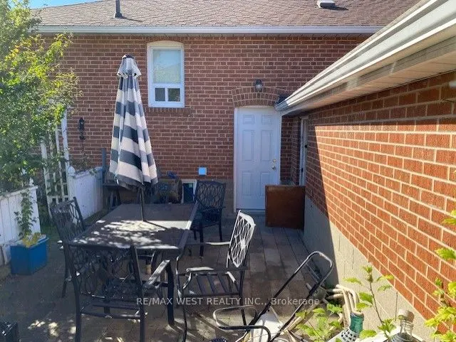 81 Cuffley Crescent S, #Basement