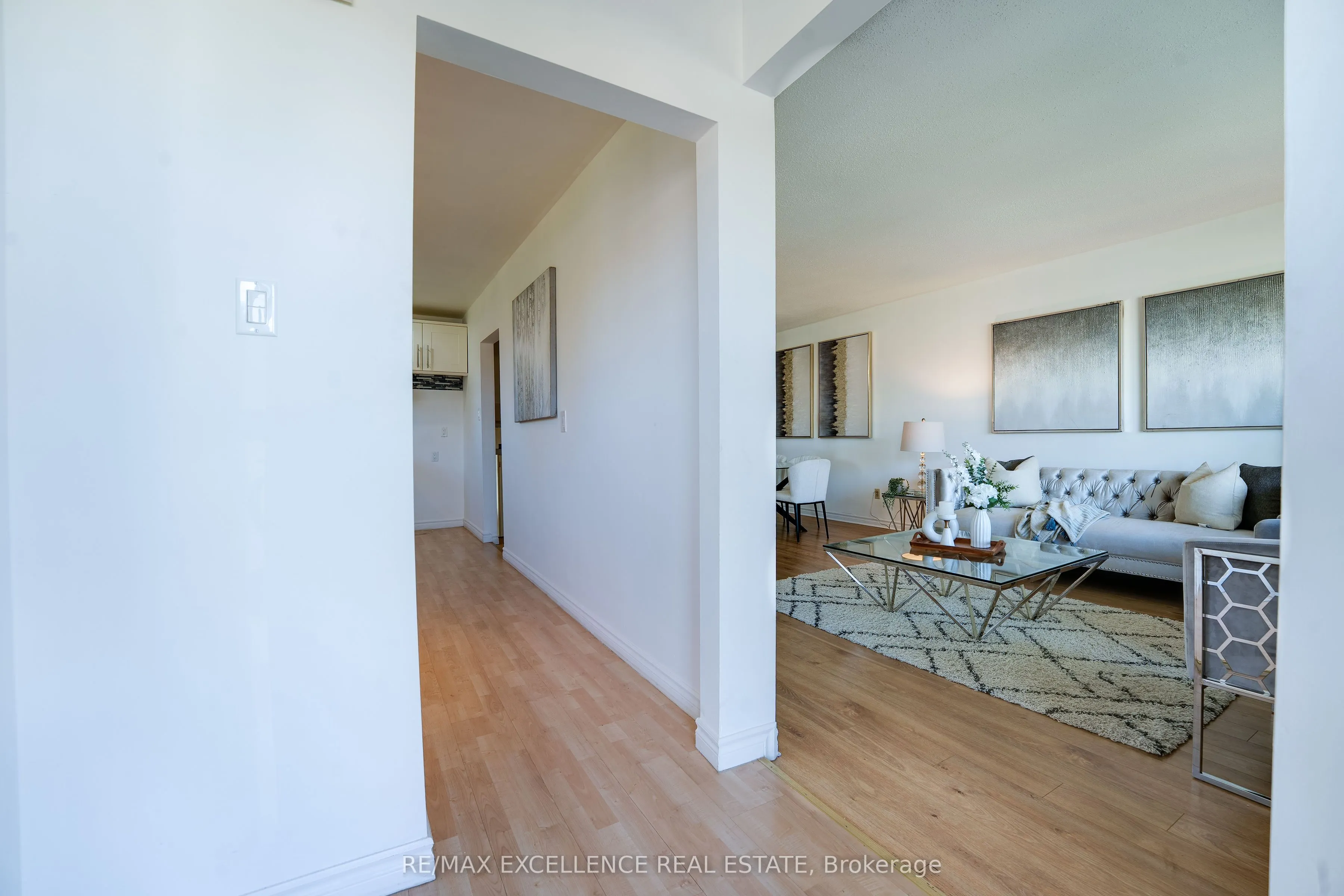 3692 Crabtree Crescent