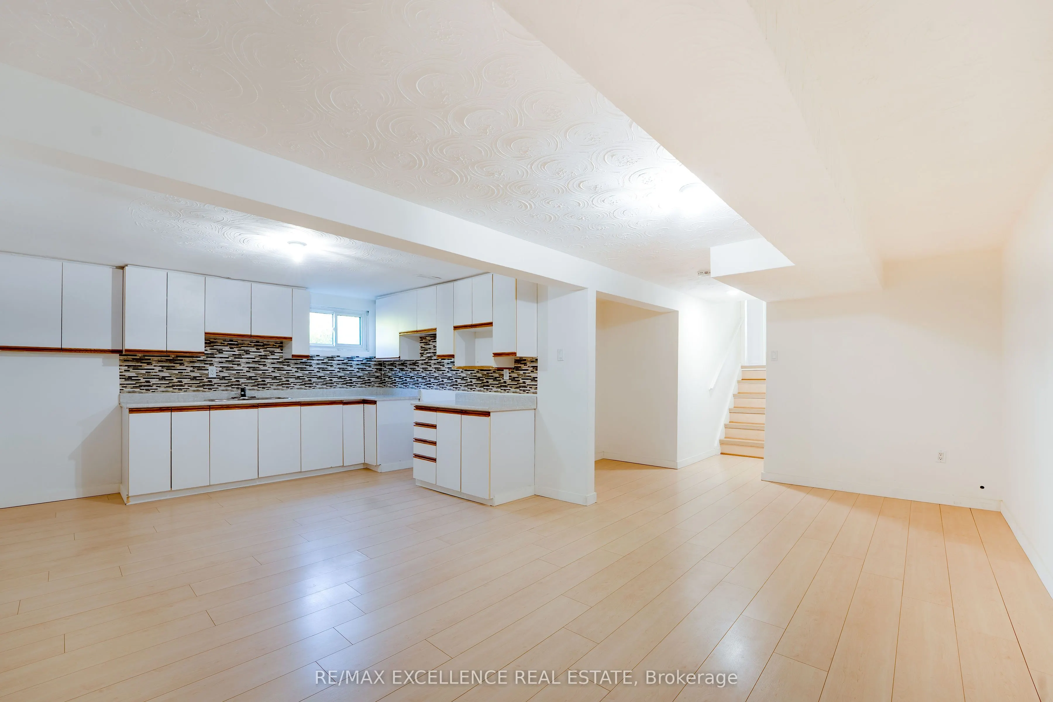 3692 Crabtree Crescent