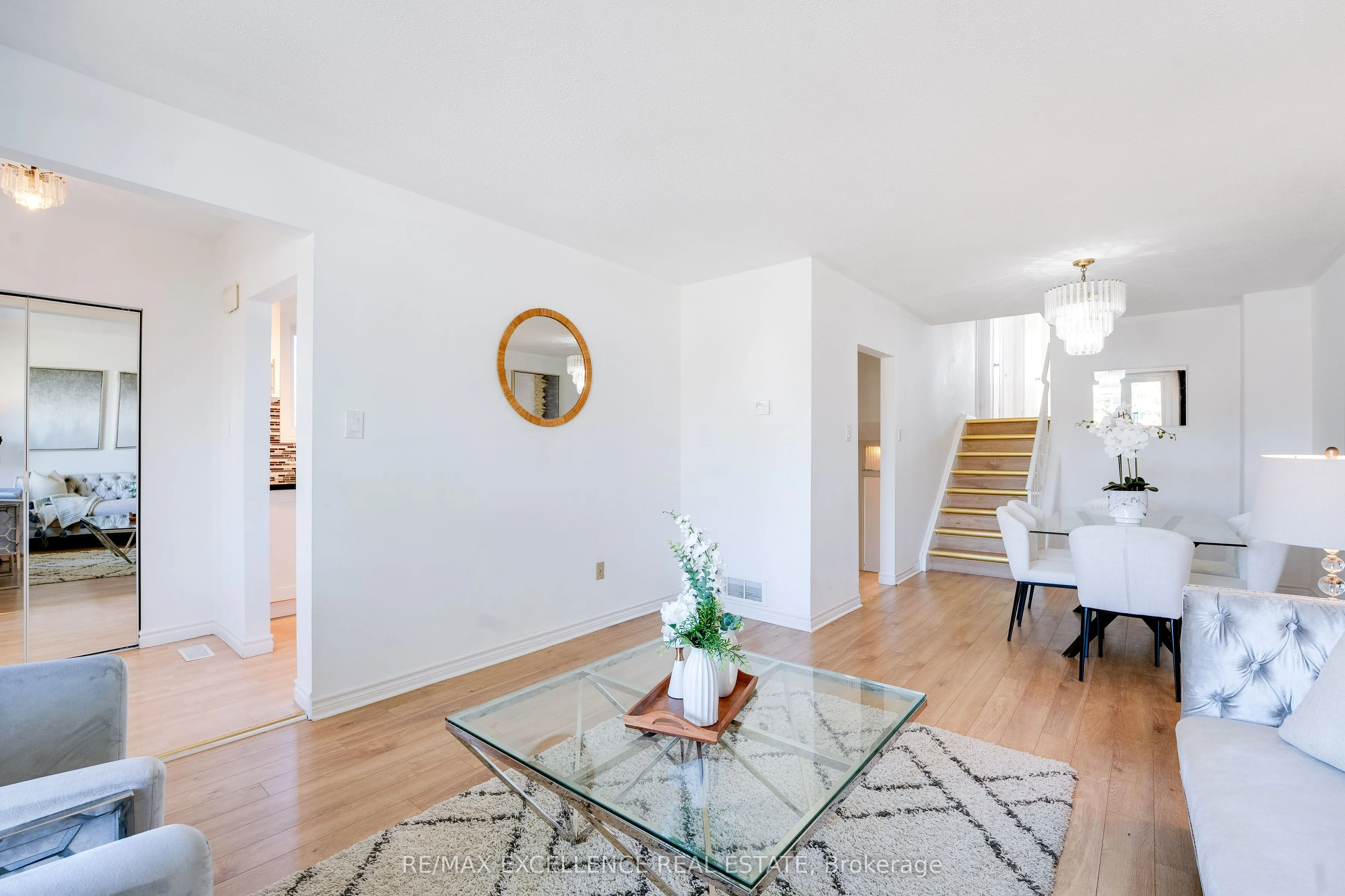 3692 Crabtree Crescent