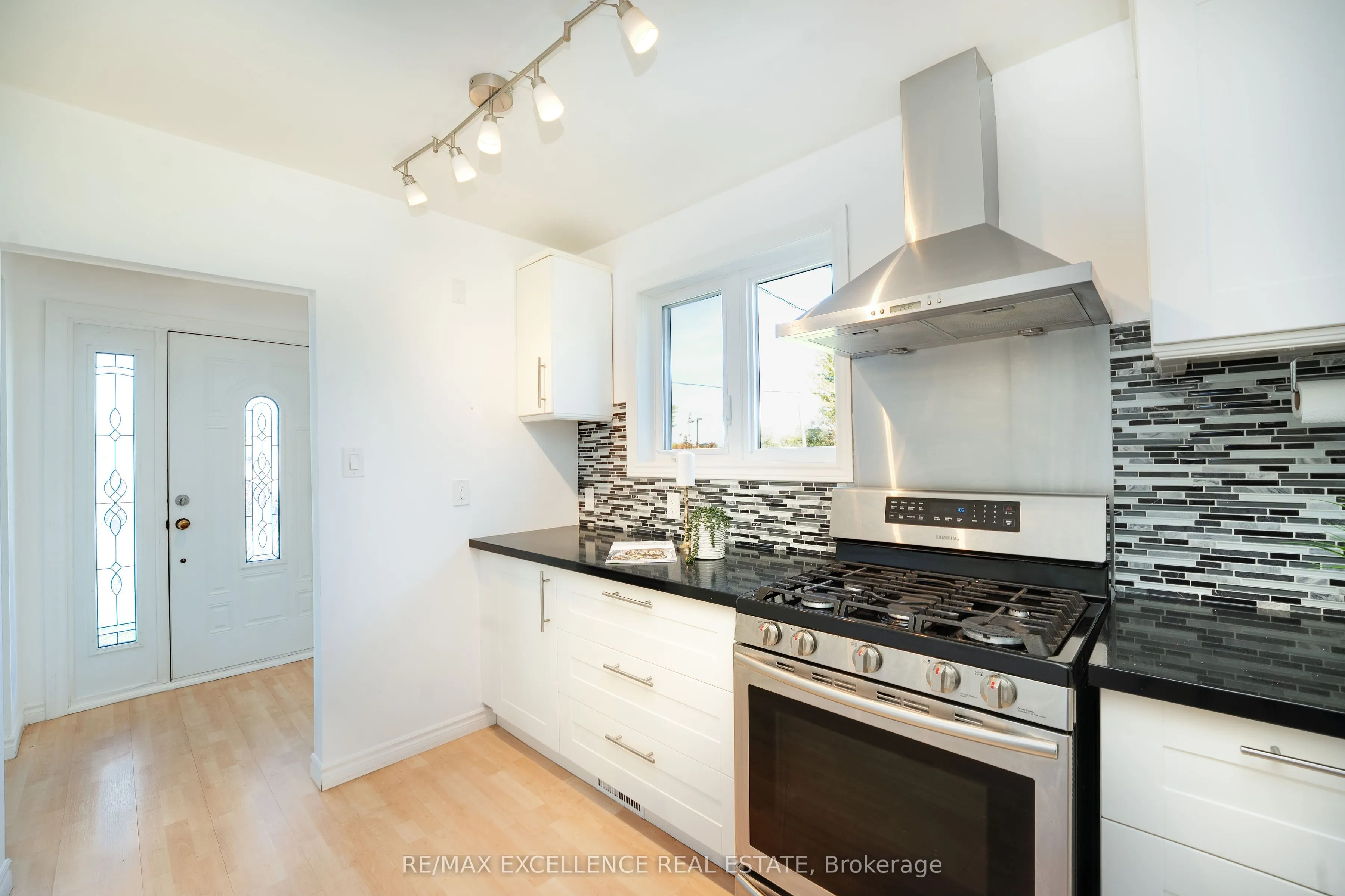 3692 Crabtree Crescent