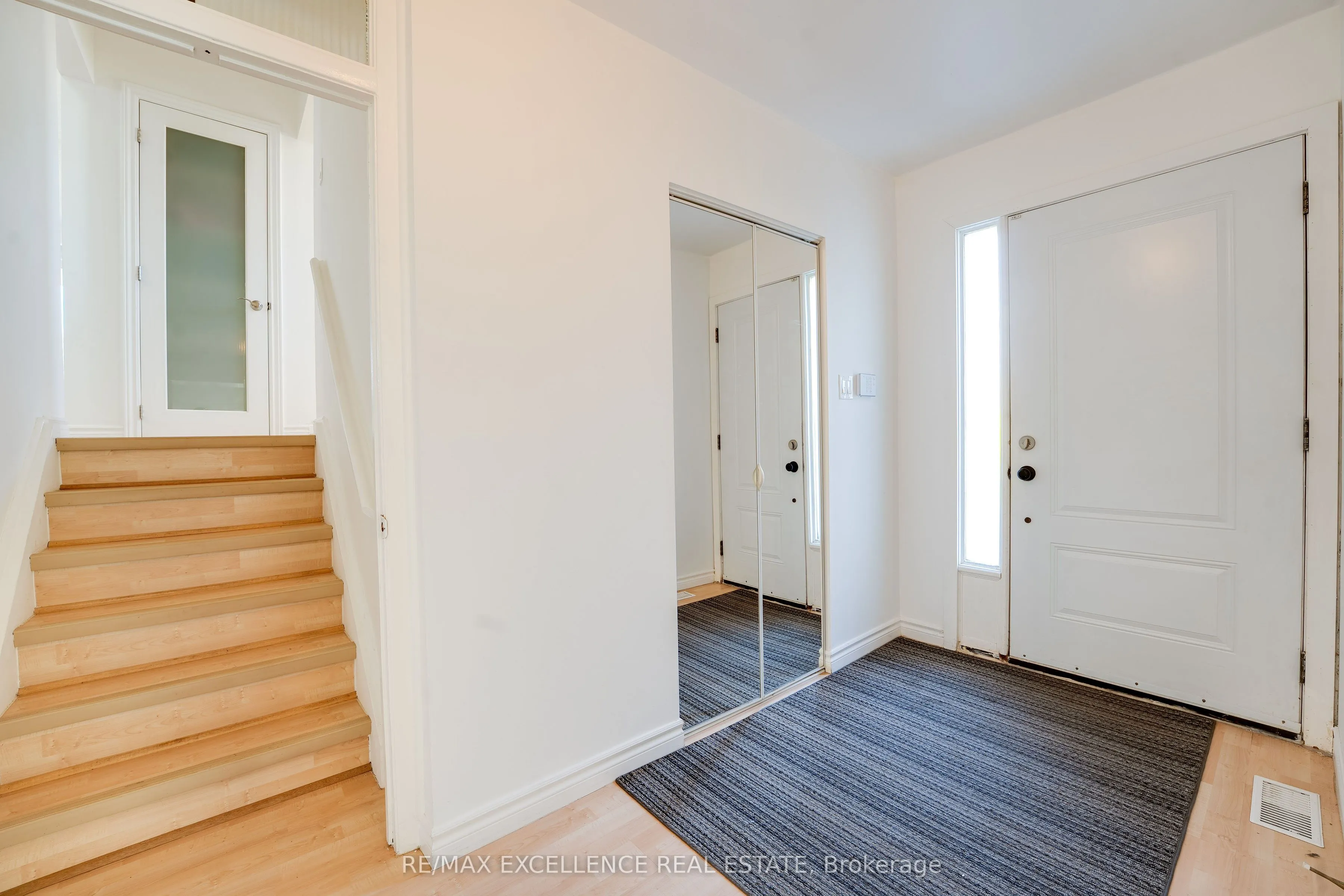 3692 Crabtree Crescent