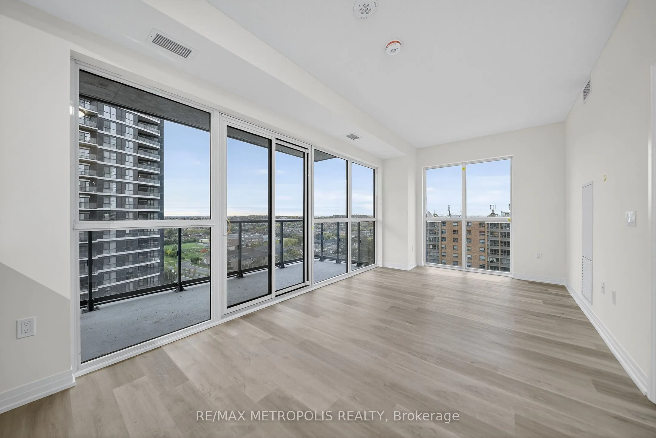 15 Watergarden Drive, #906