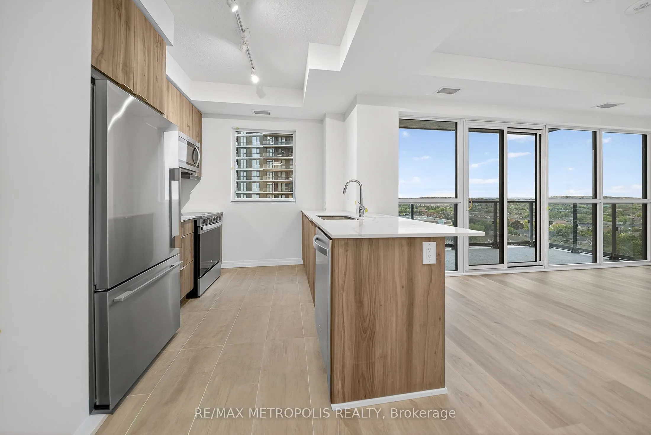 15 Watergarden Drive, #906