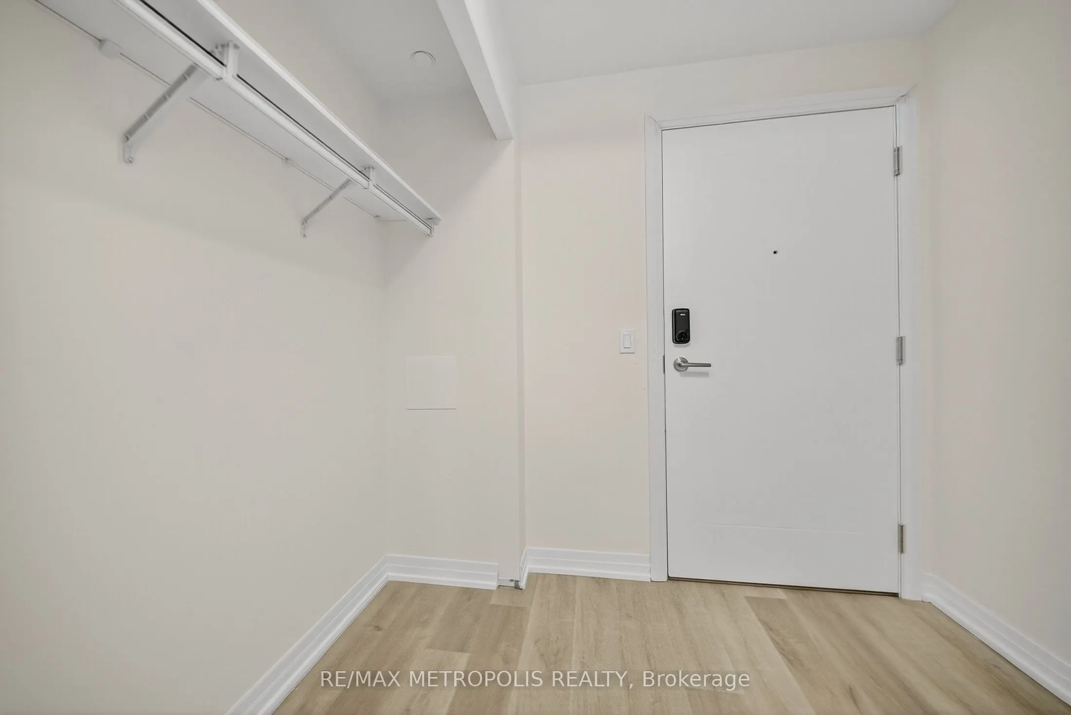 15 Watergarden Drive, #906