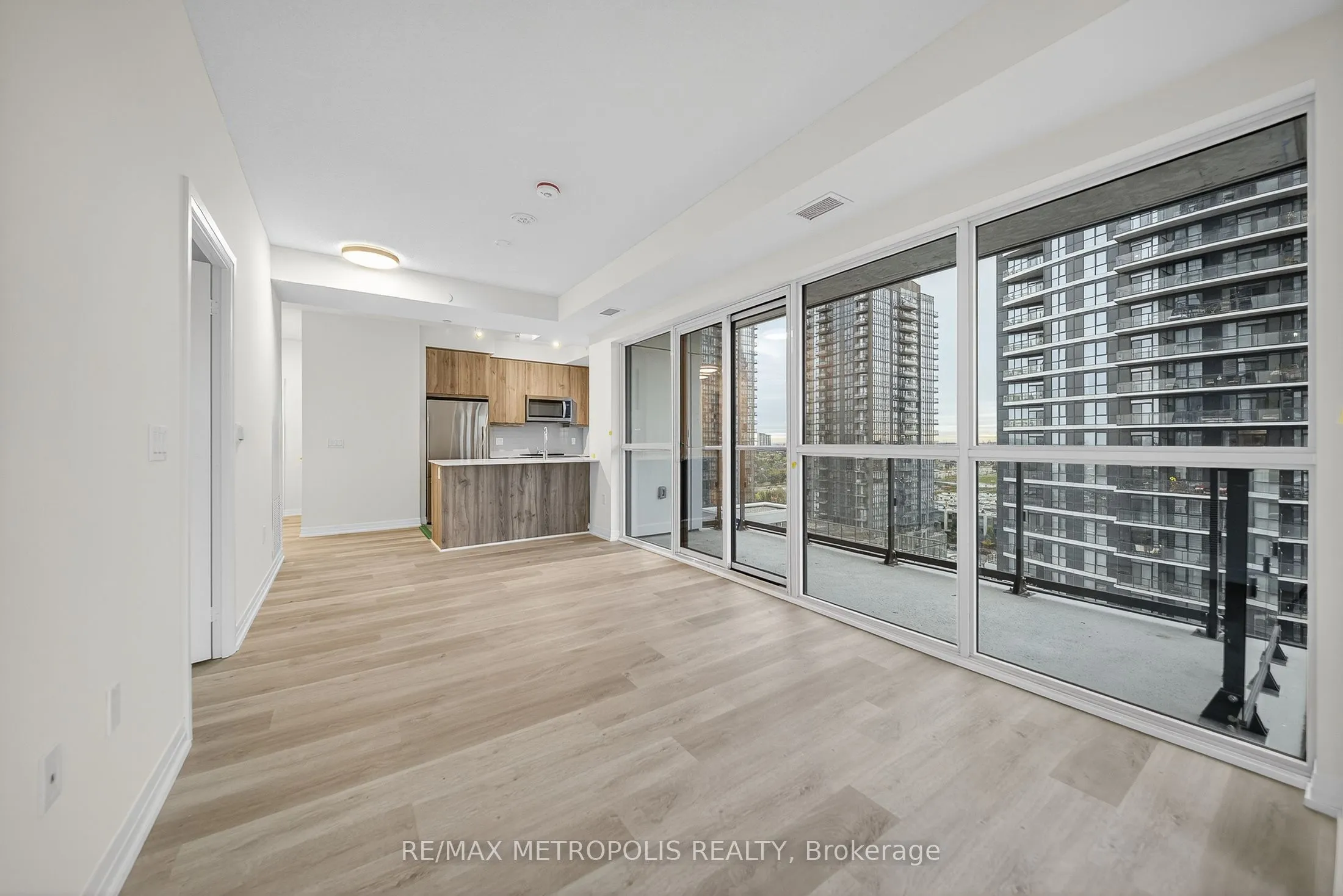 15 Watergarden Drive, #906