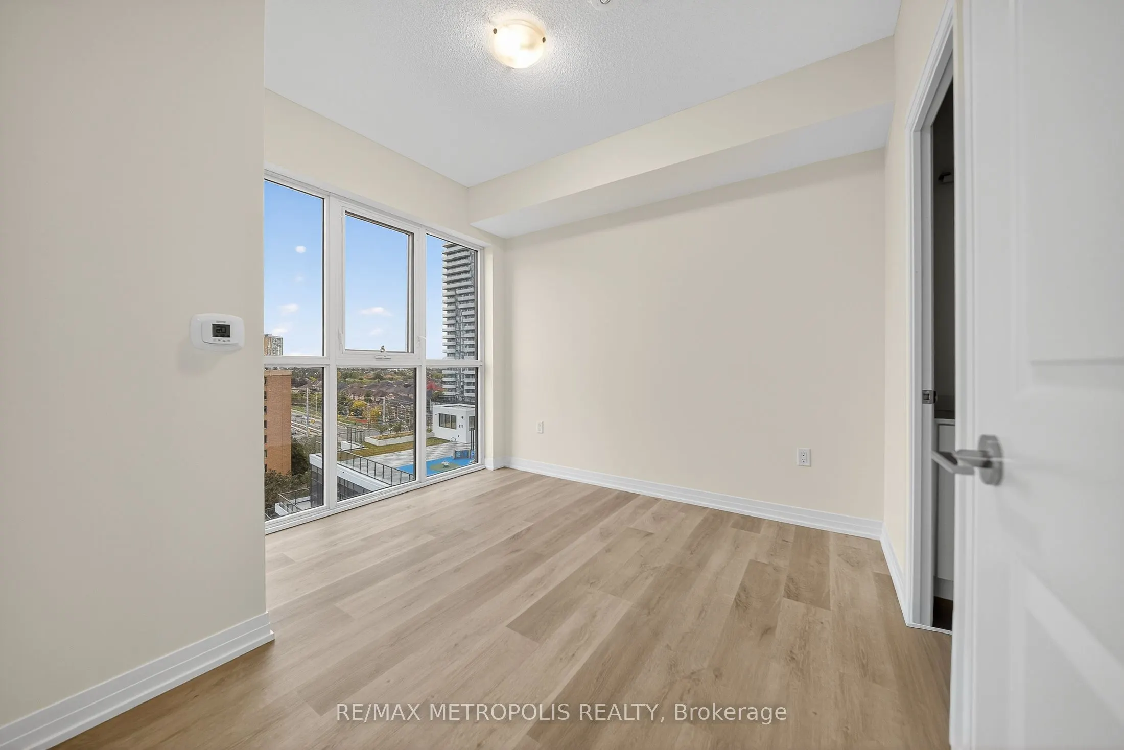 15 Watergarden Drive, #906