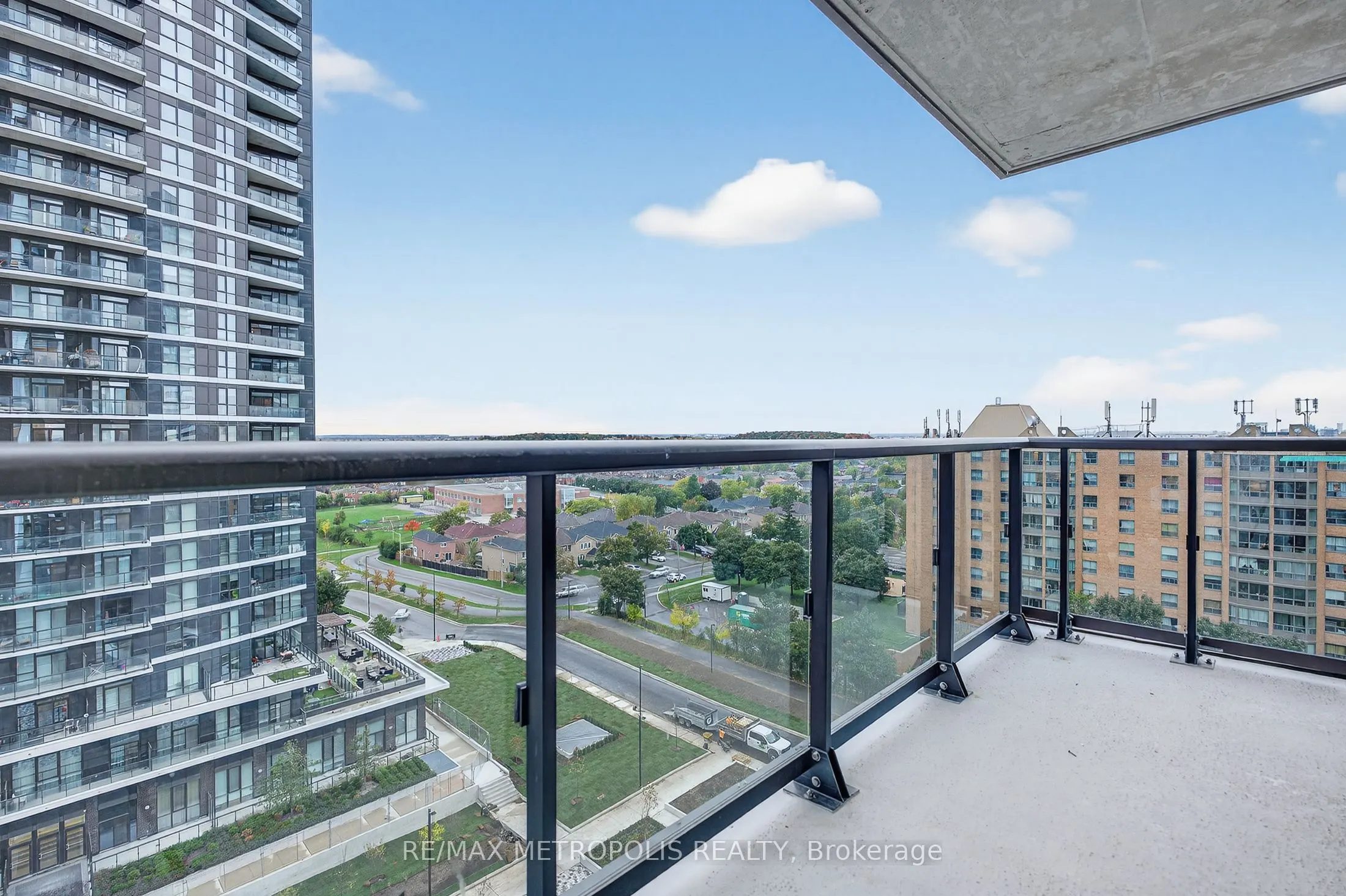 15 Watergarden Drive, #906