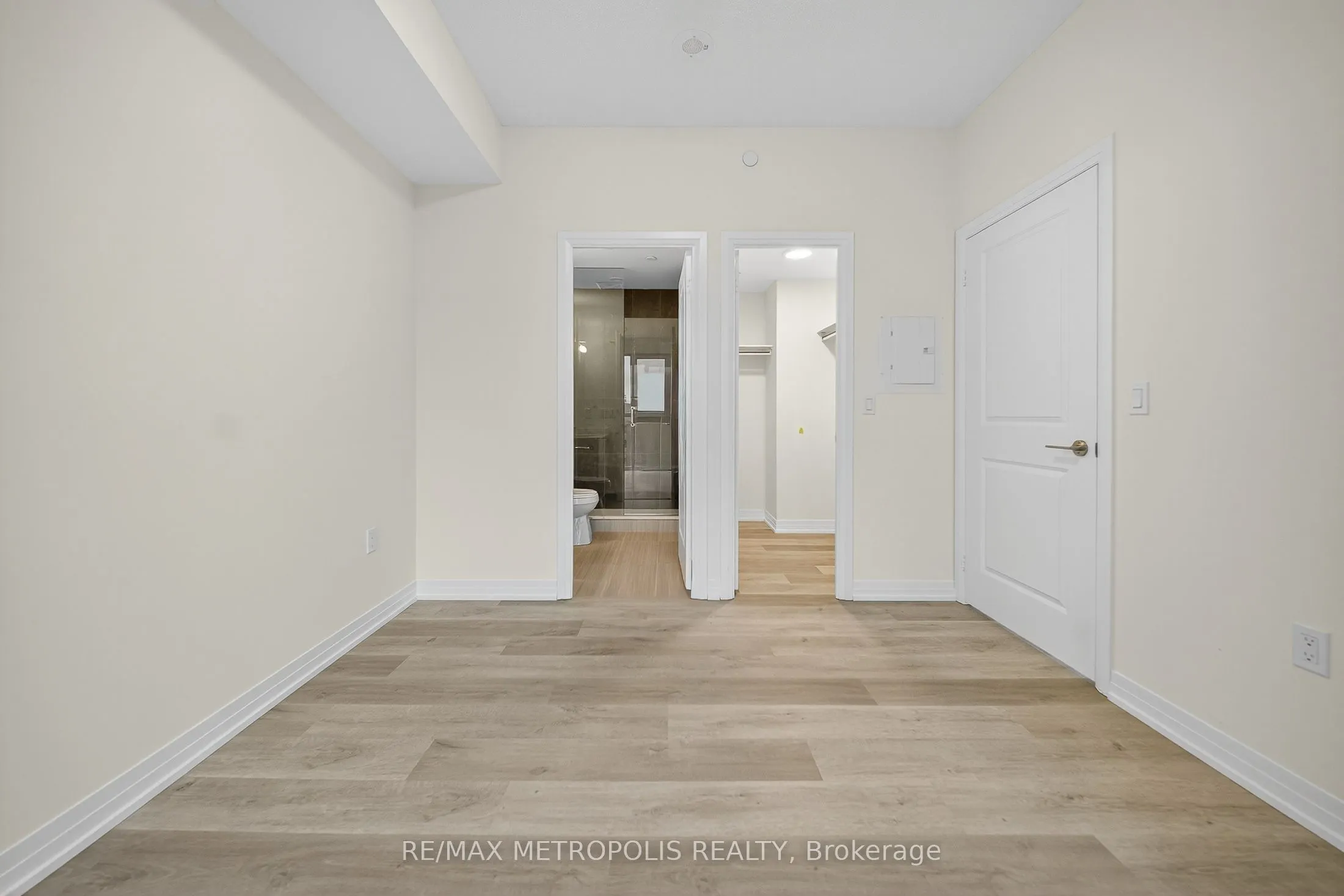 15 Watergarden Drive, #906