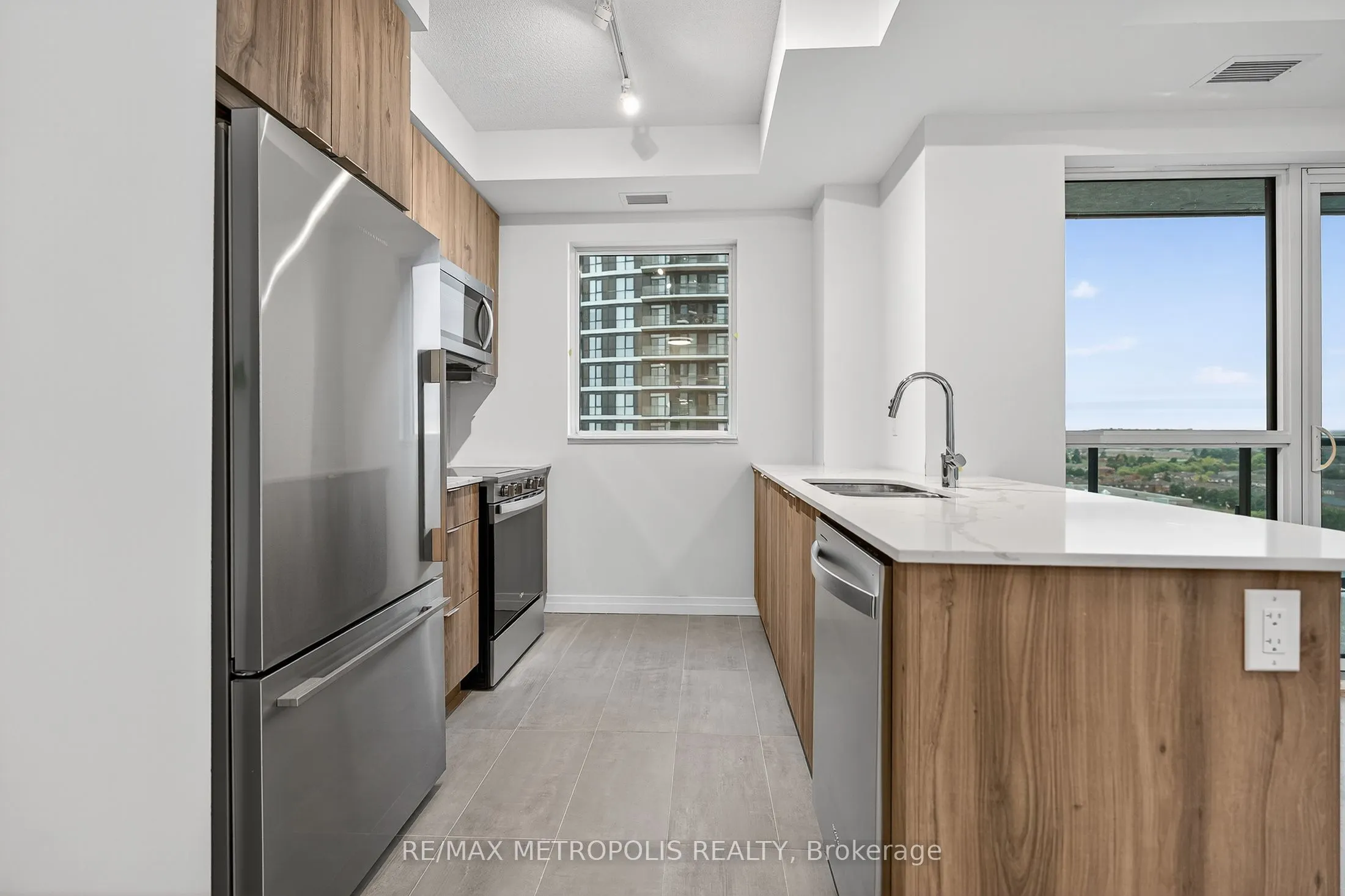 15 Watergarden Drive, #906