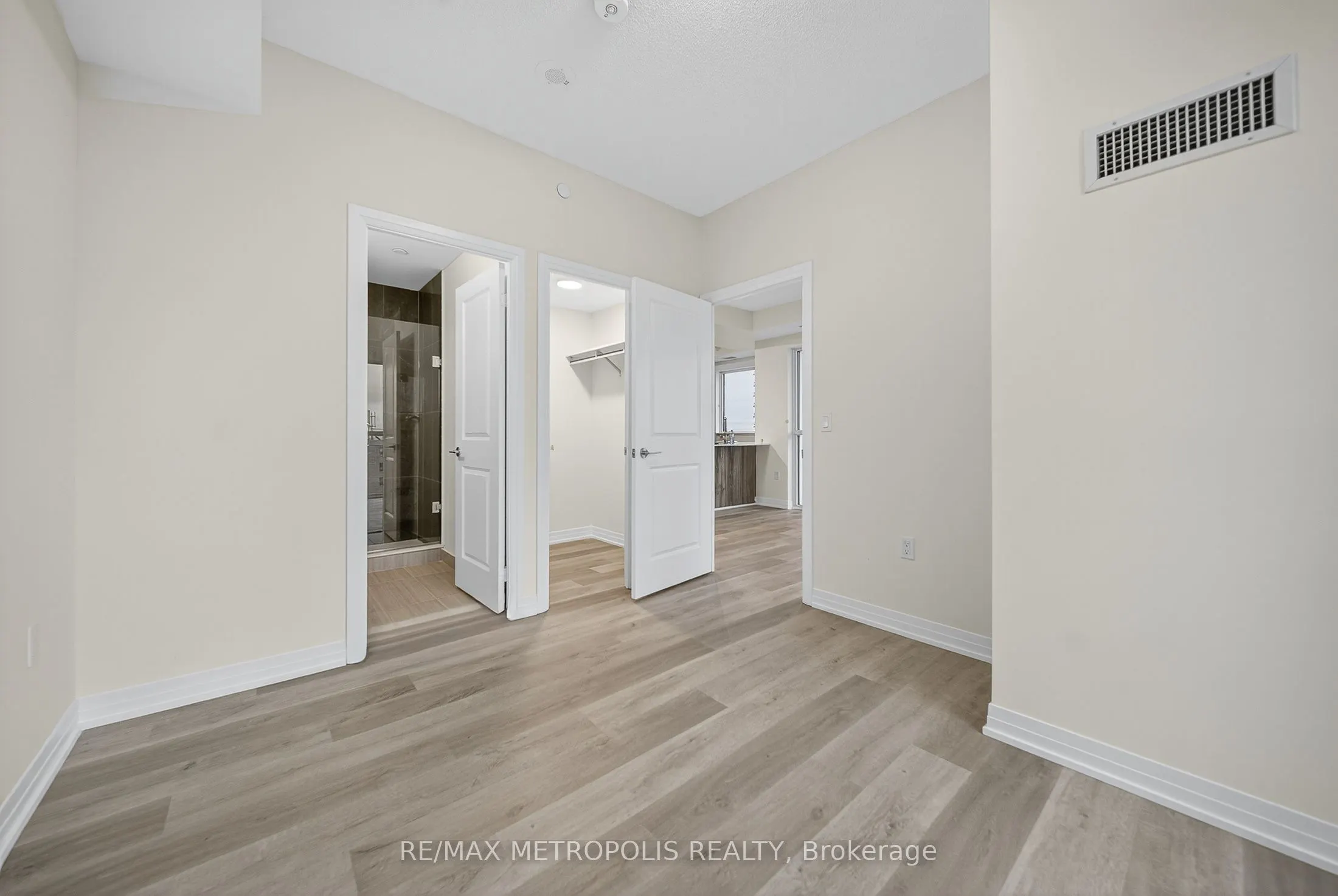 15 Watergarden Drive, #906