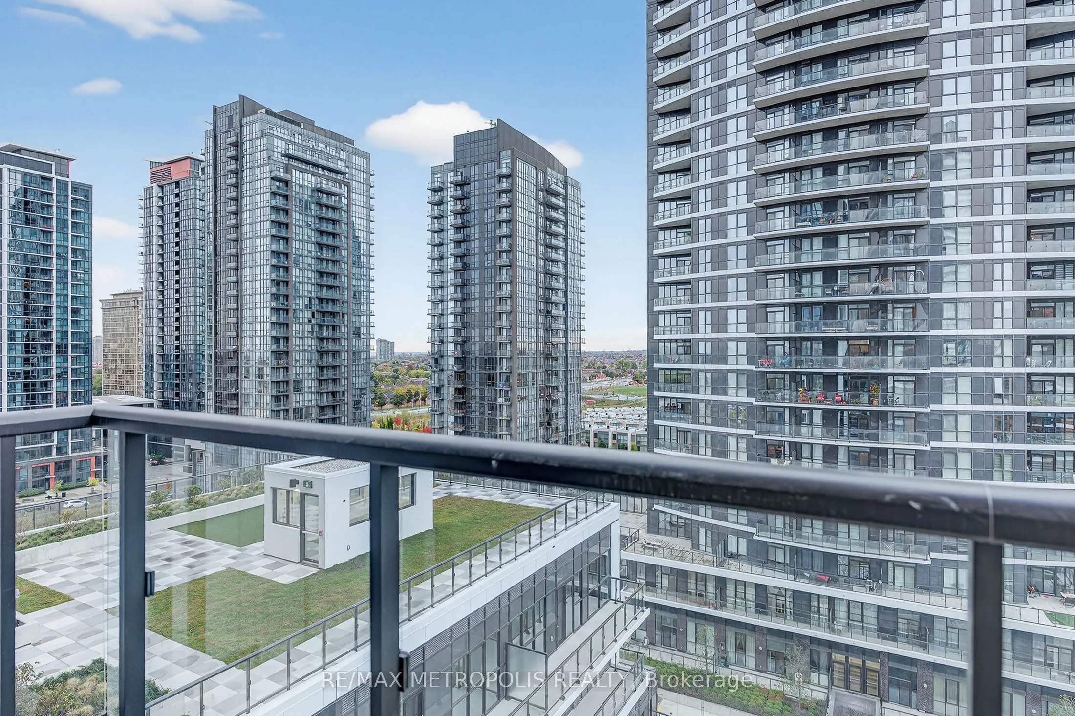 15 Watergarden Drive, #906