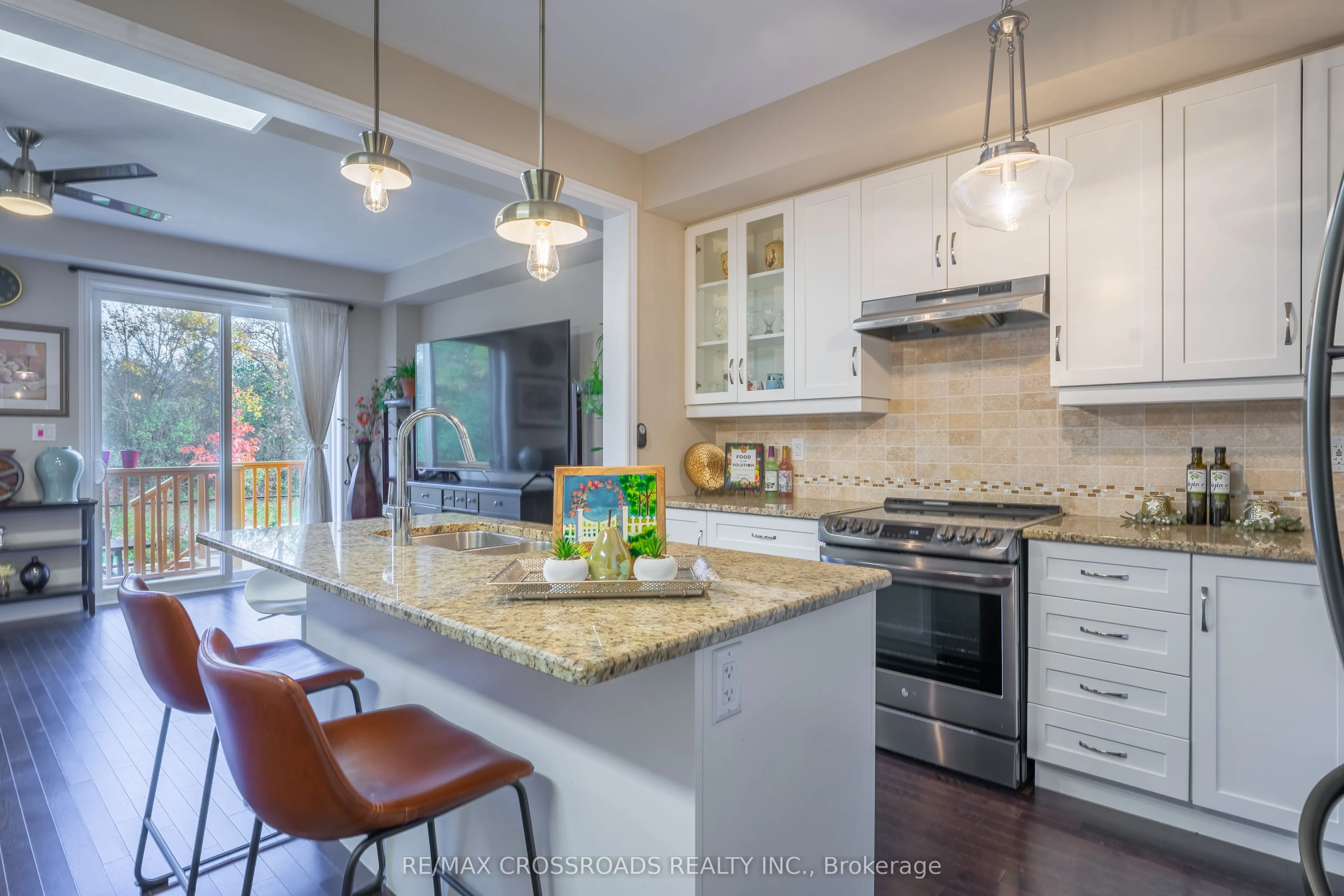 3333 Mockingbird Common E