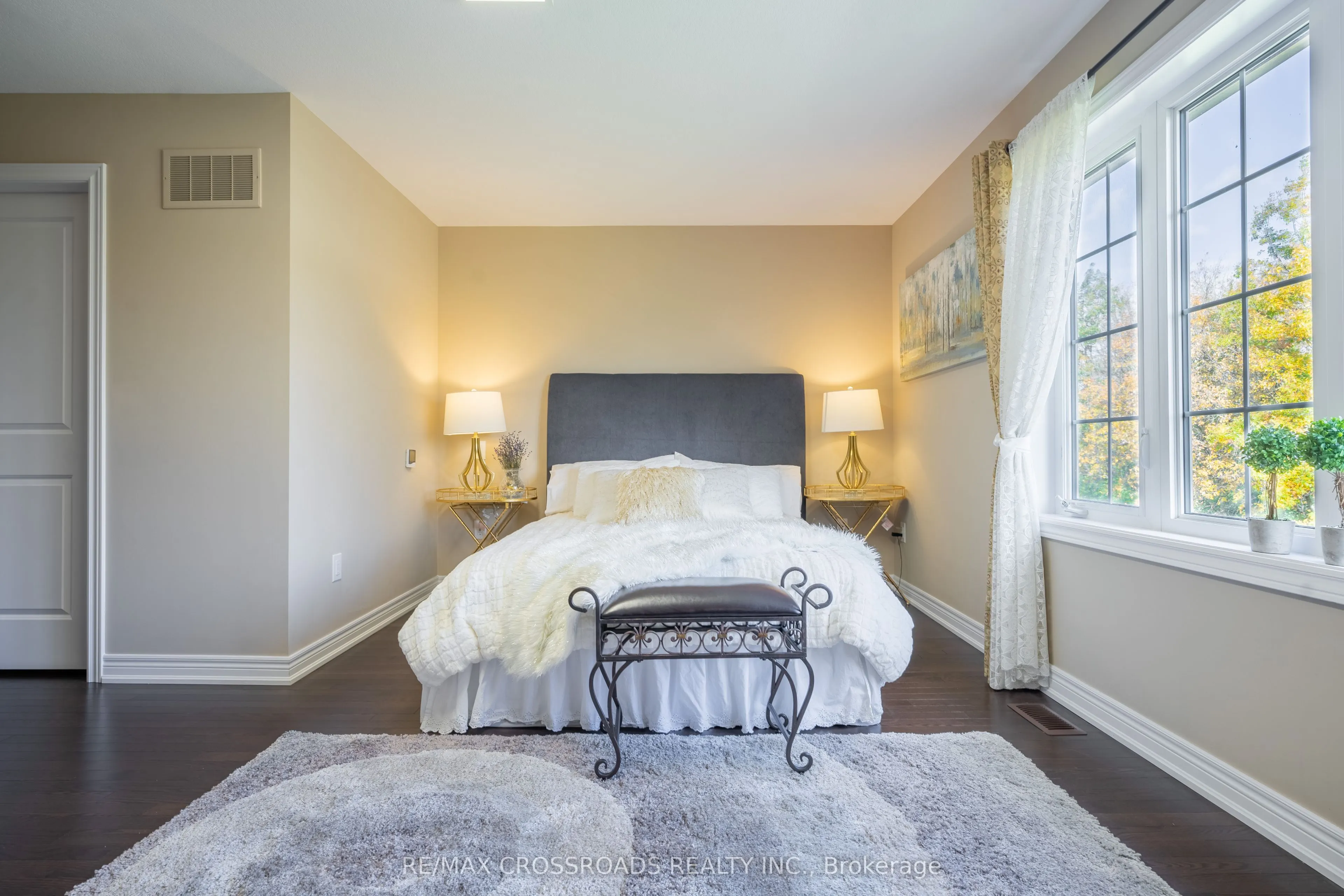 3333 Mockingbird Common E