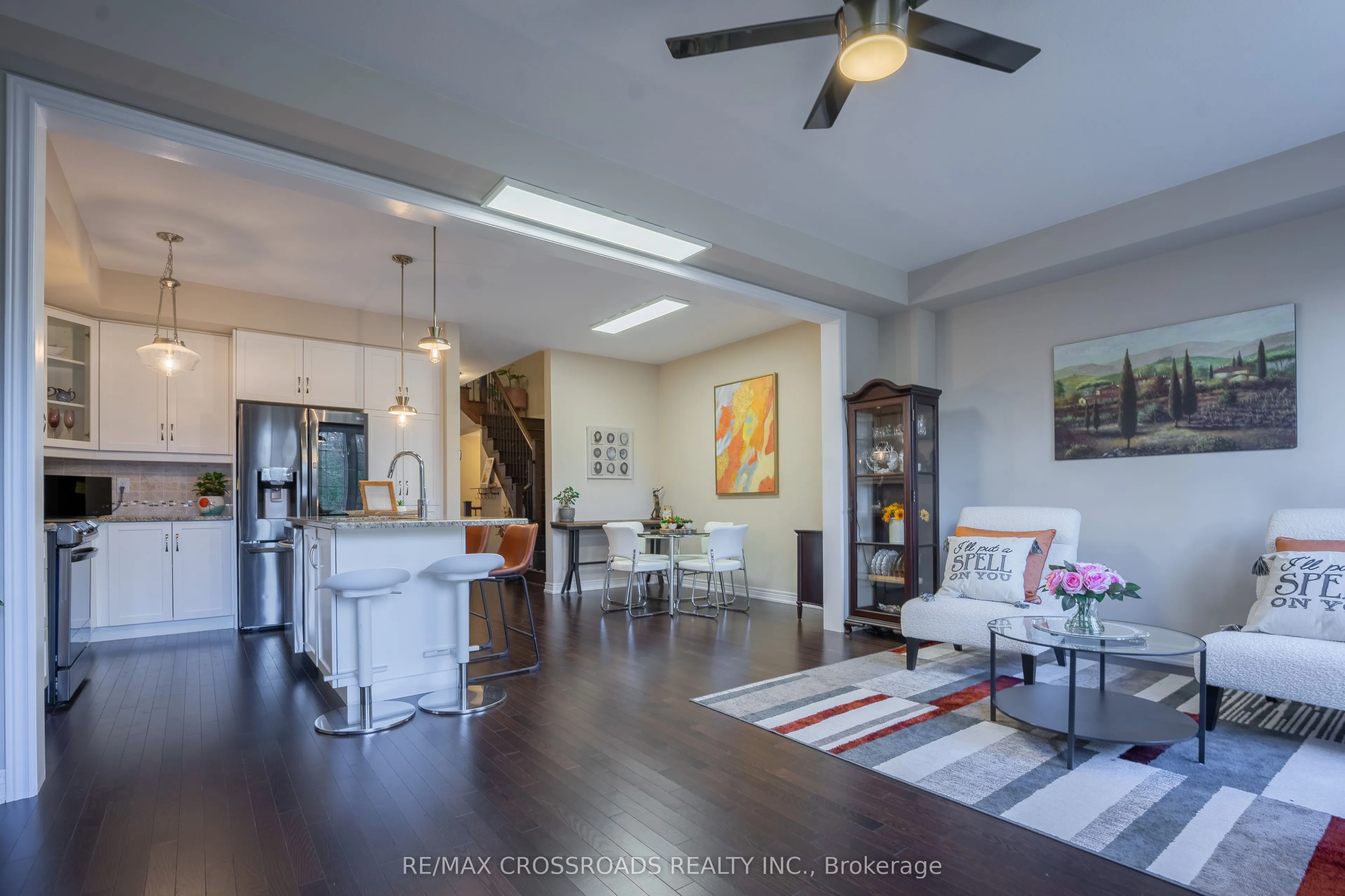 3333 Mockingbird Common E