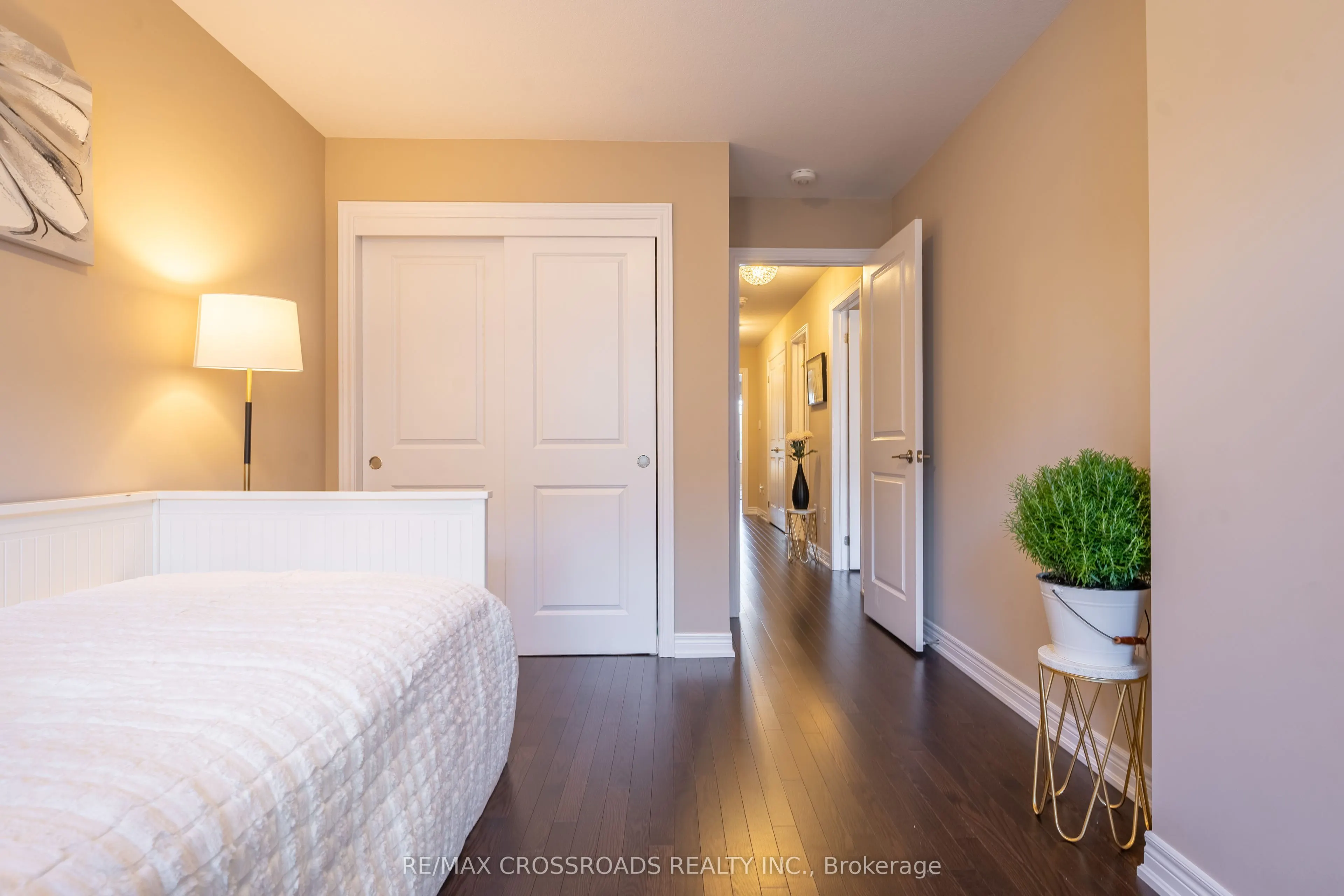 3333 Mockingbird Common E