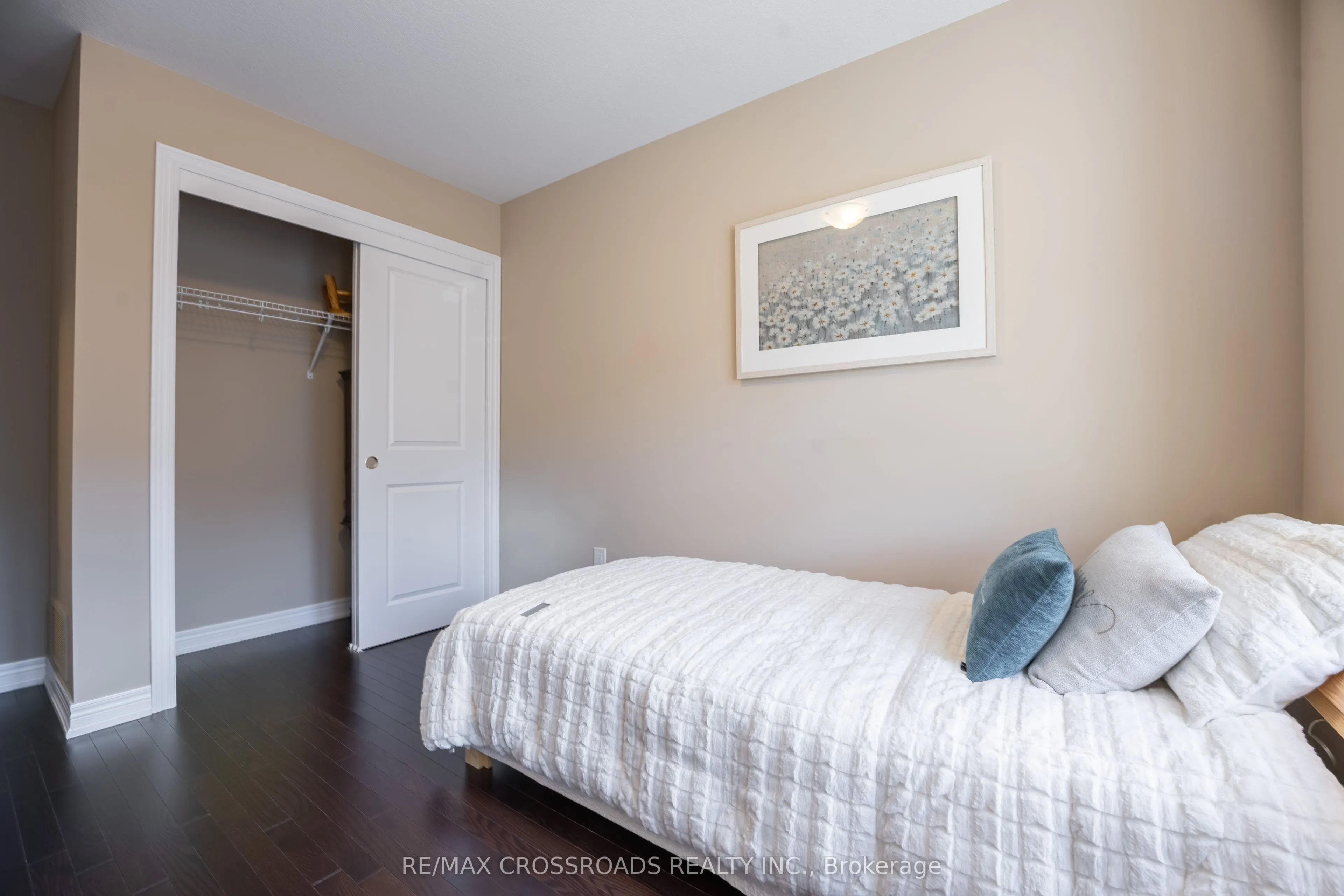 3333 Mockingbird Common E