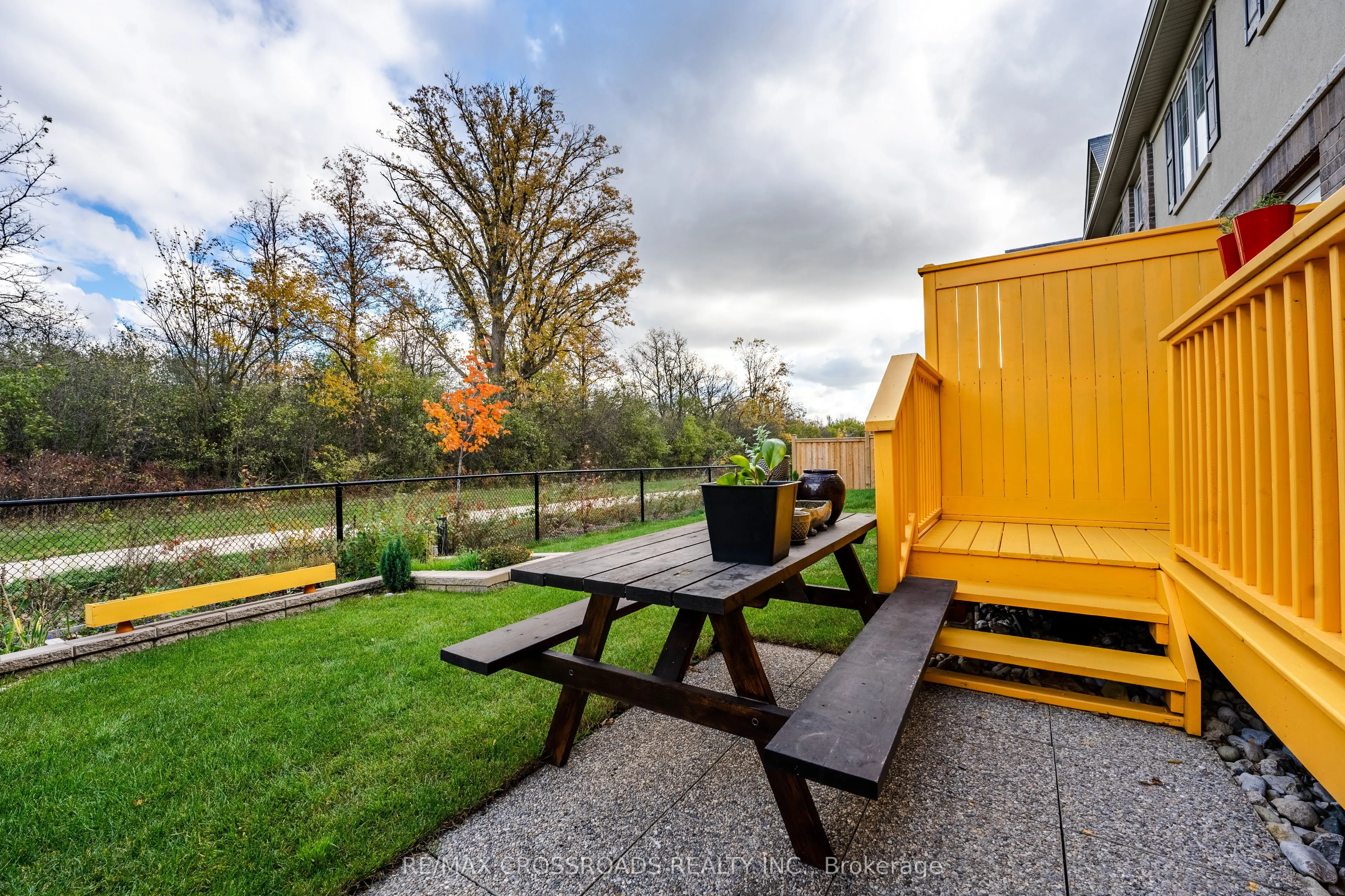 3333 Mockingbird Common E