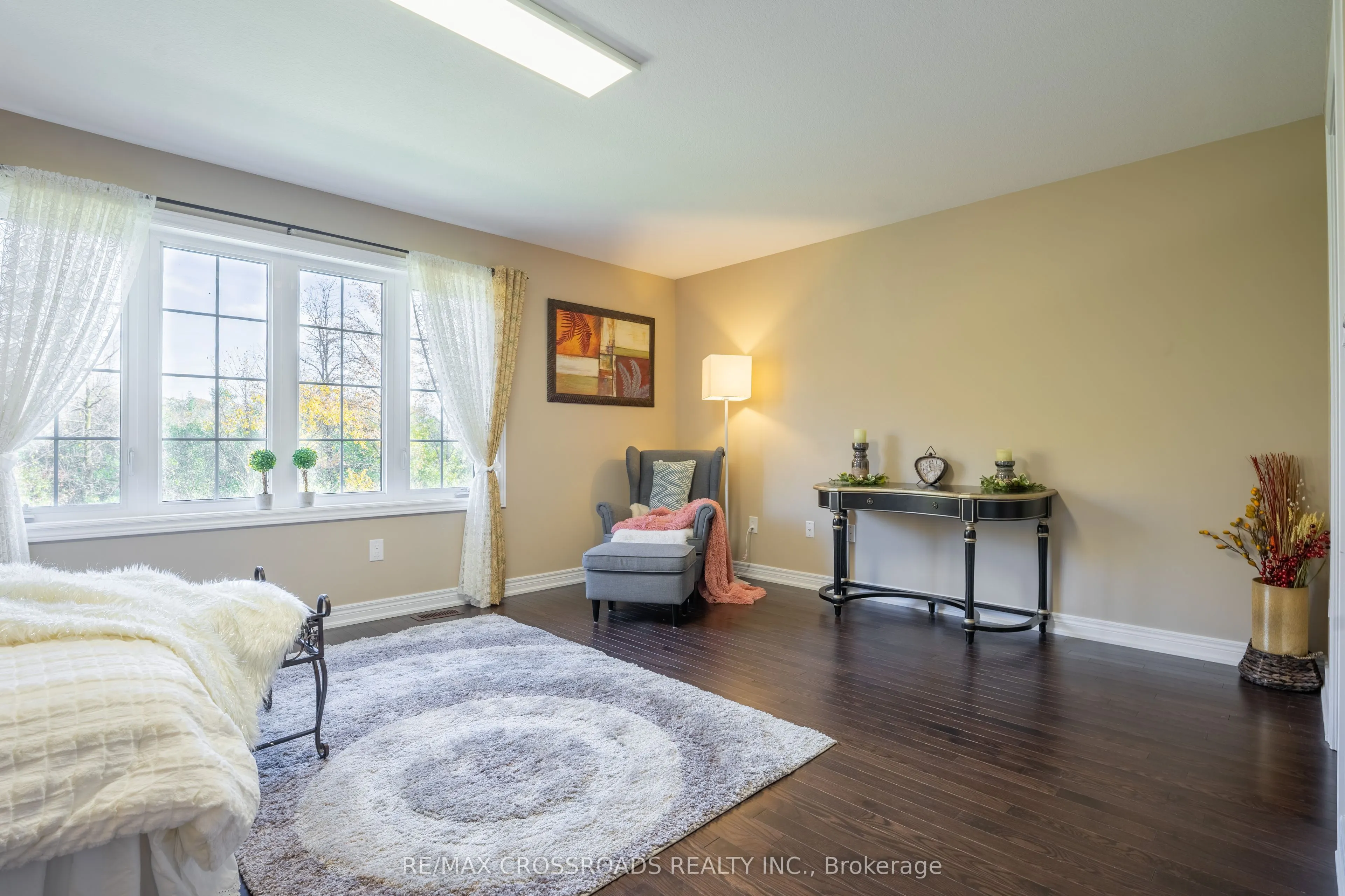 3333 Mockingbird Common E