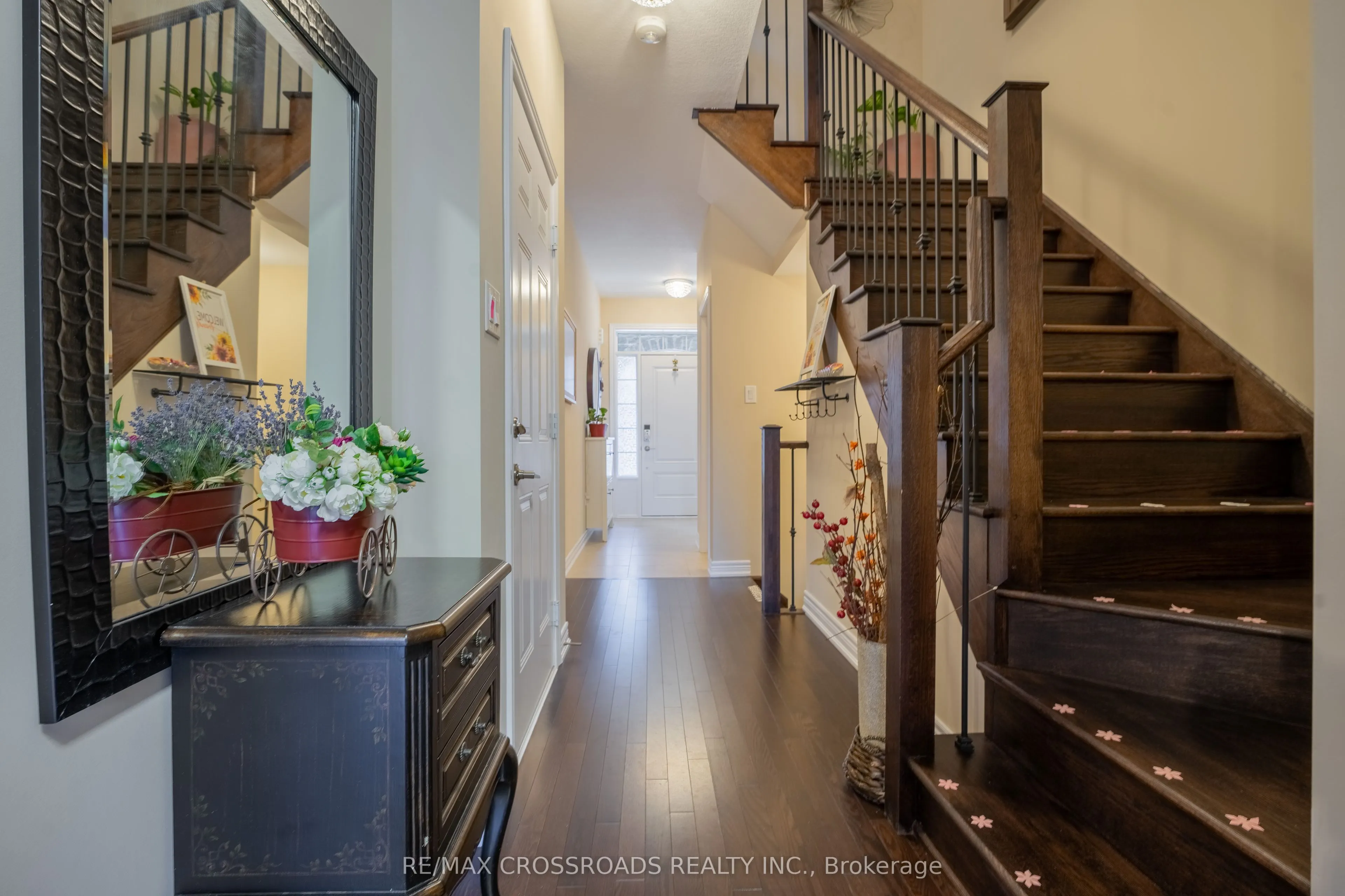 3333 Mockingbird Common E