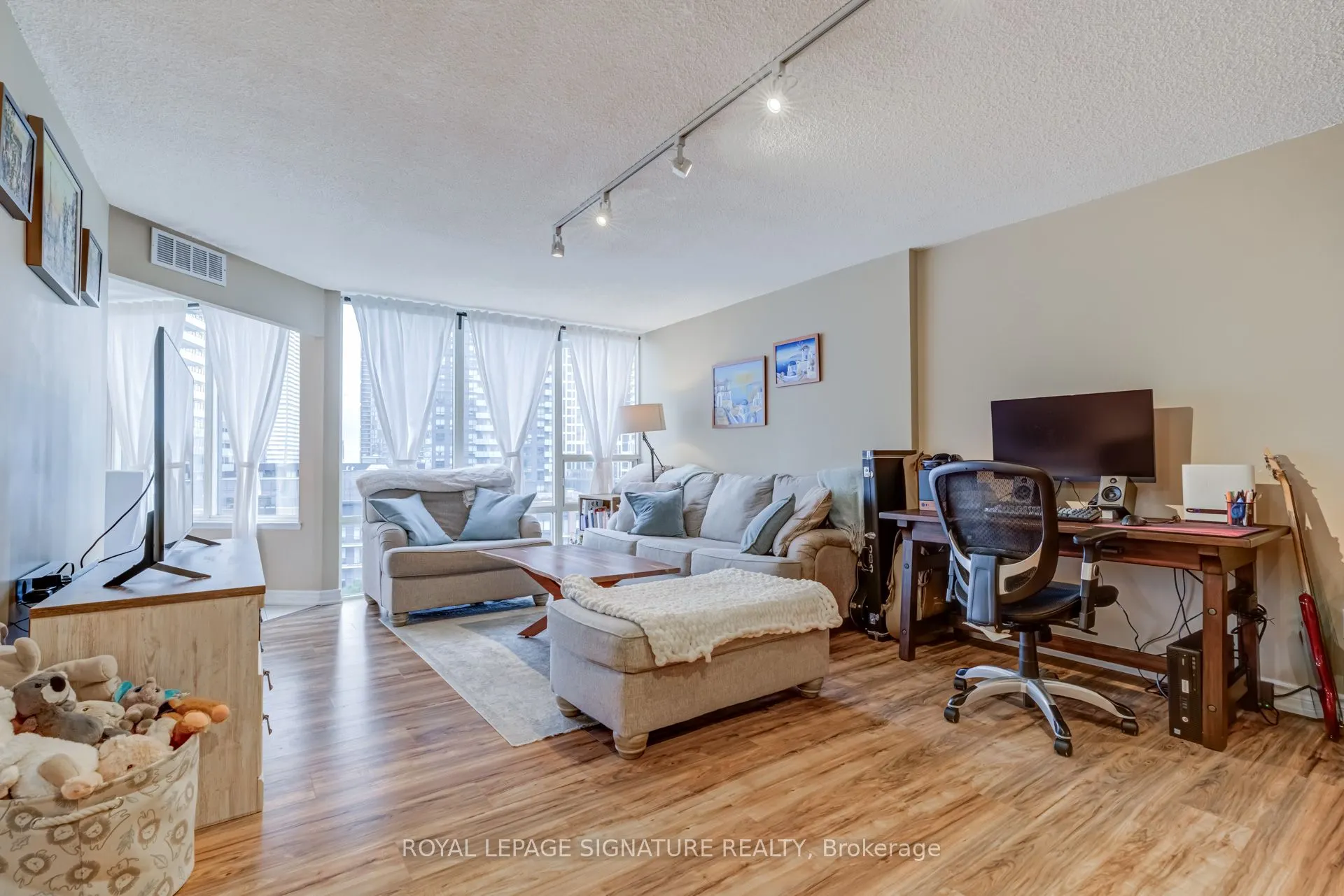 350 Rathburn Road W, #1001