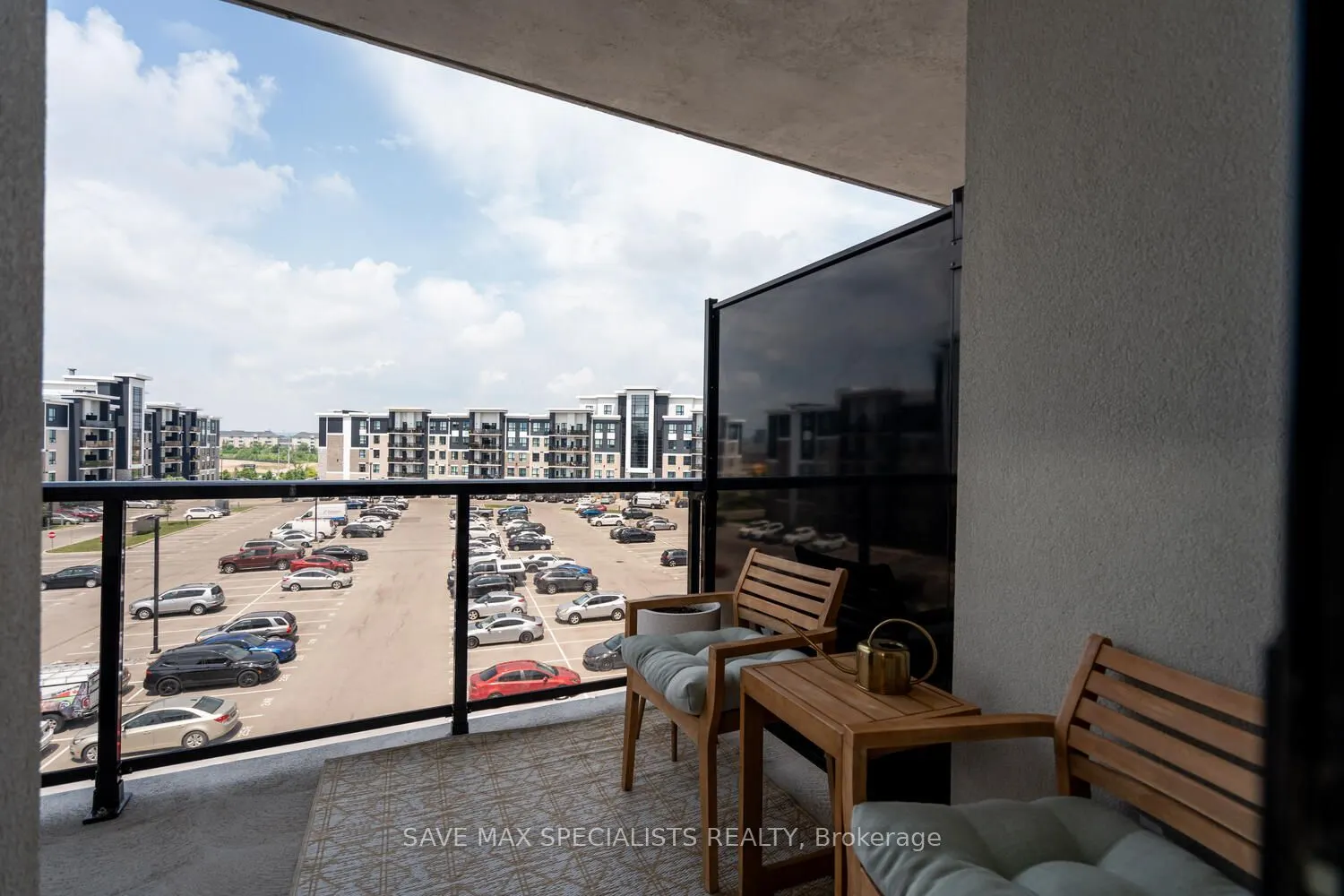 640 Sauve Street, #422
