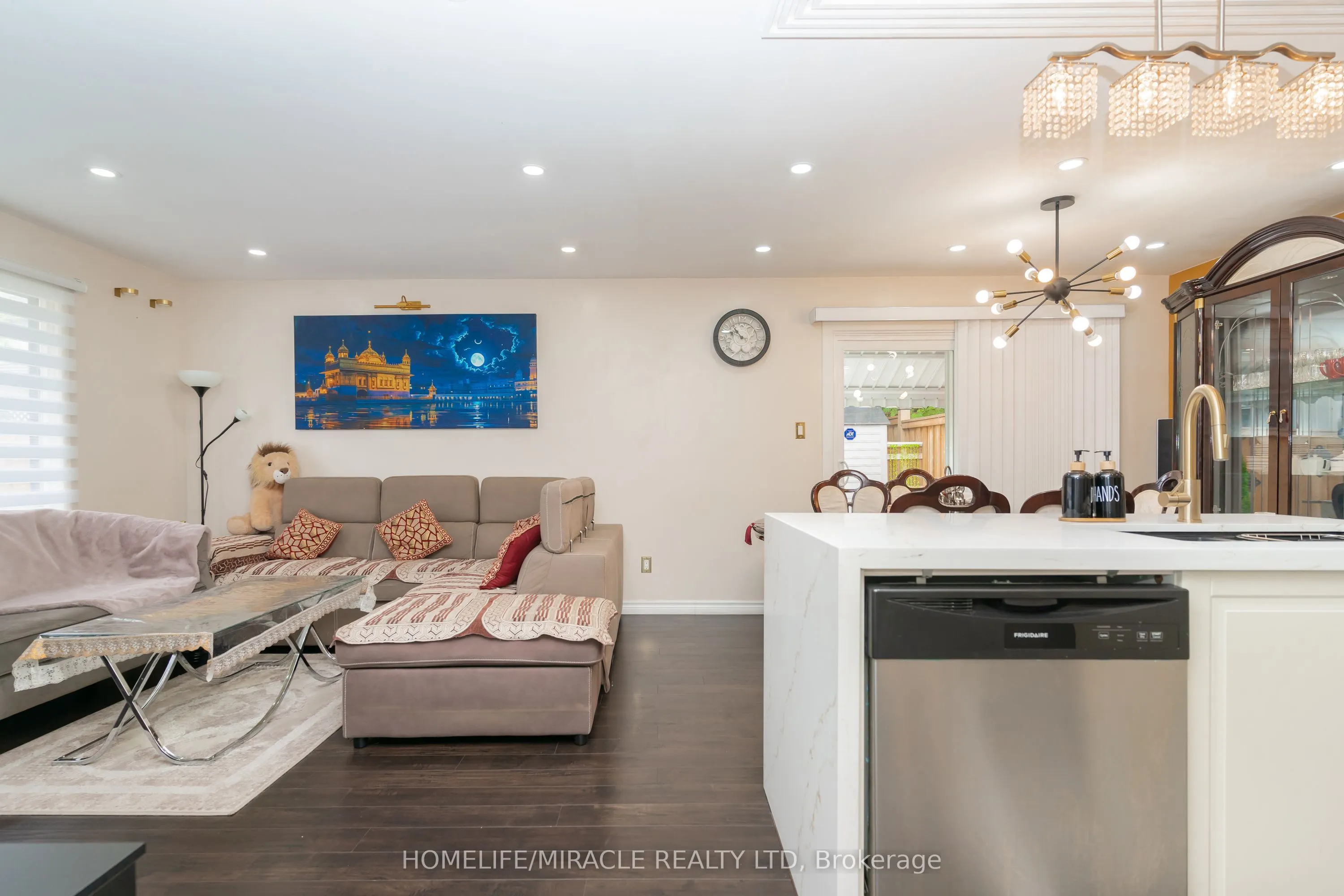 10 Huntingwood Crescent