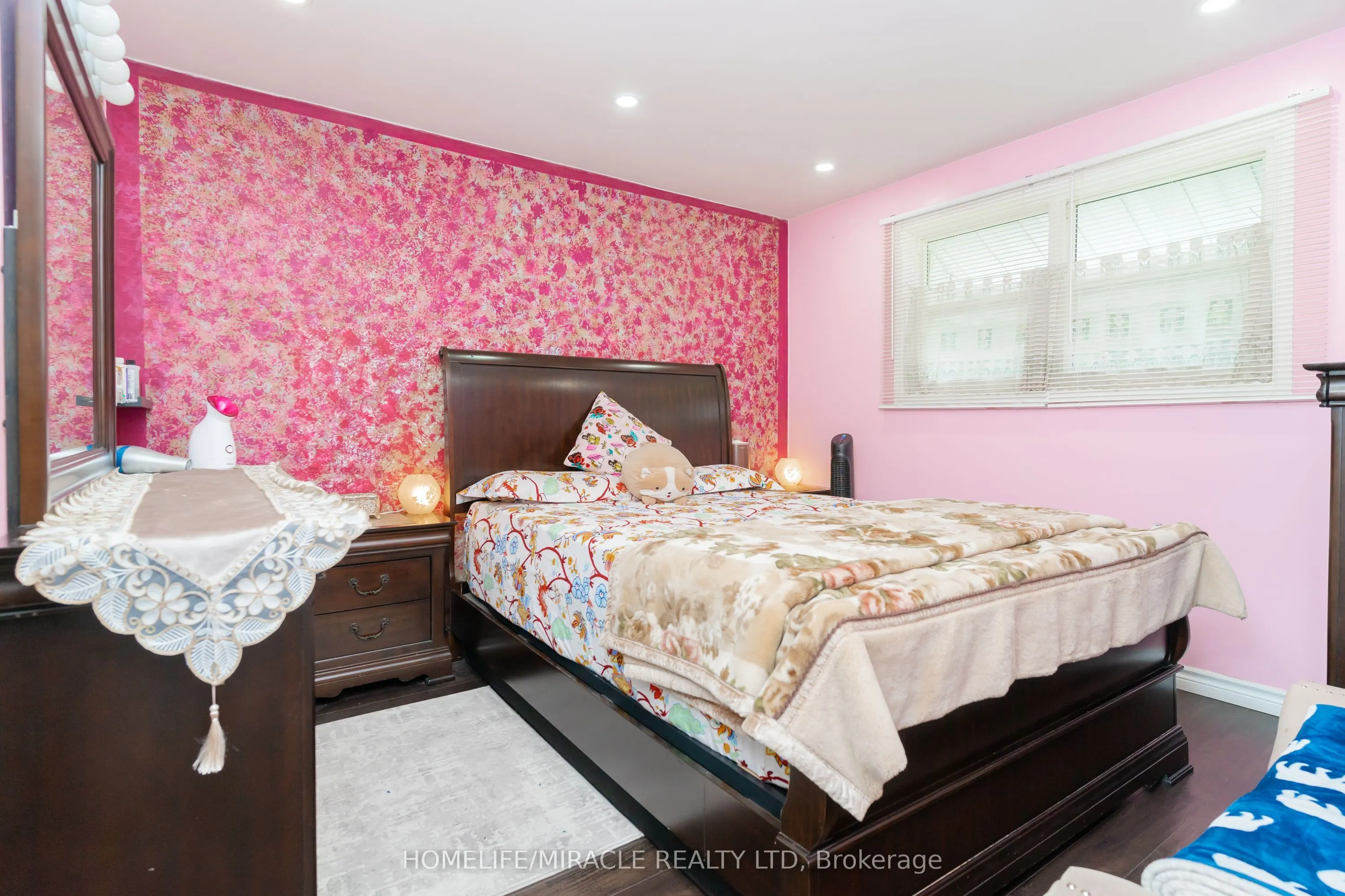 10 Huntingwood Crescent