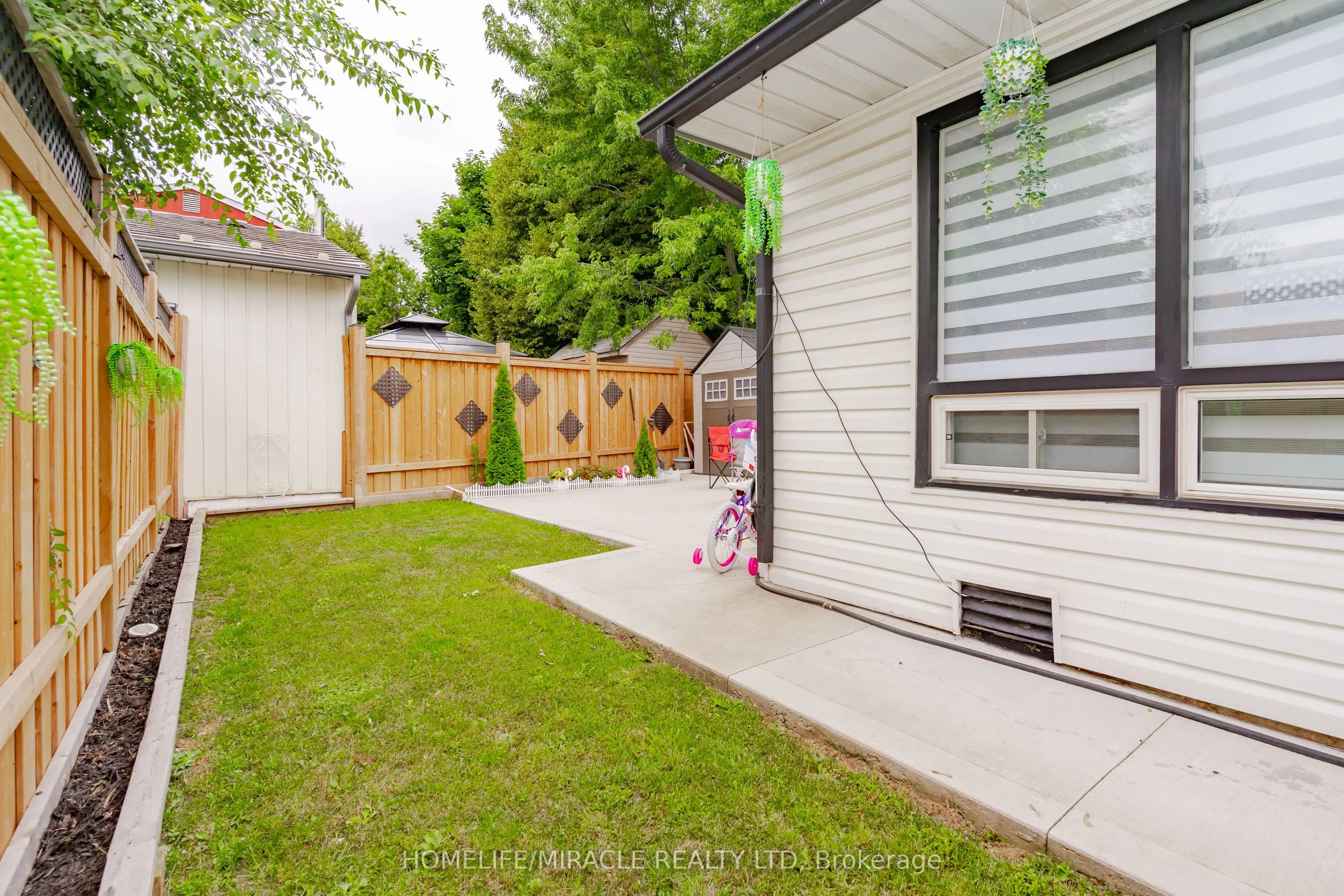 10 Huntingwood Crescent