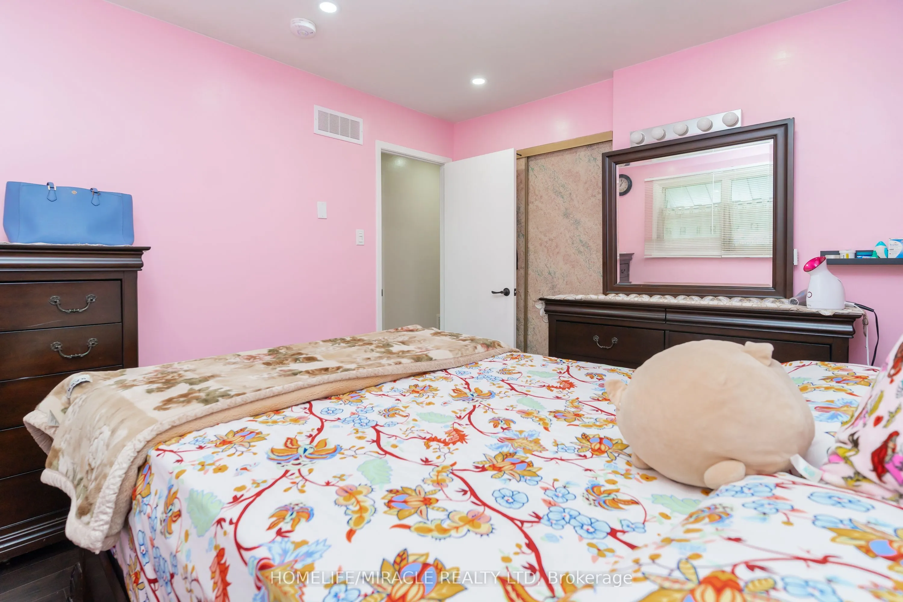 10 Huntingwood Crescent