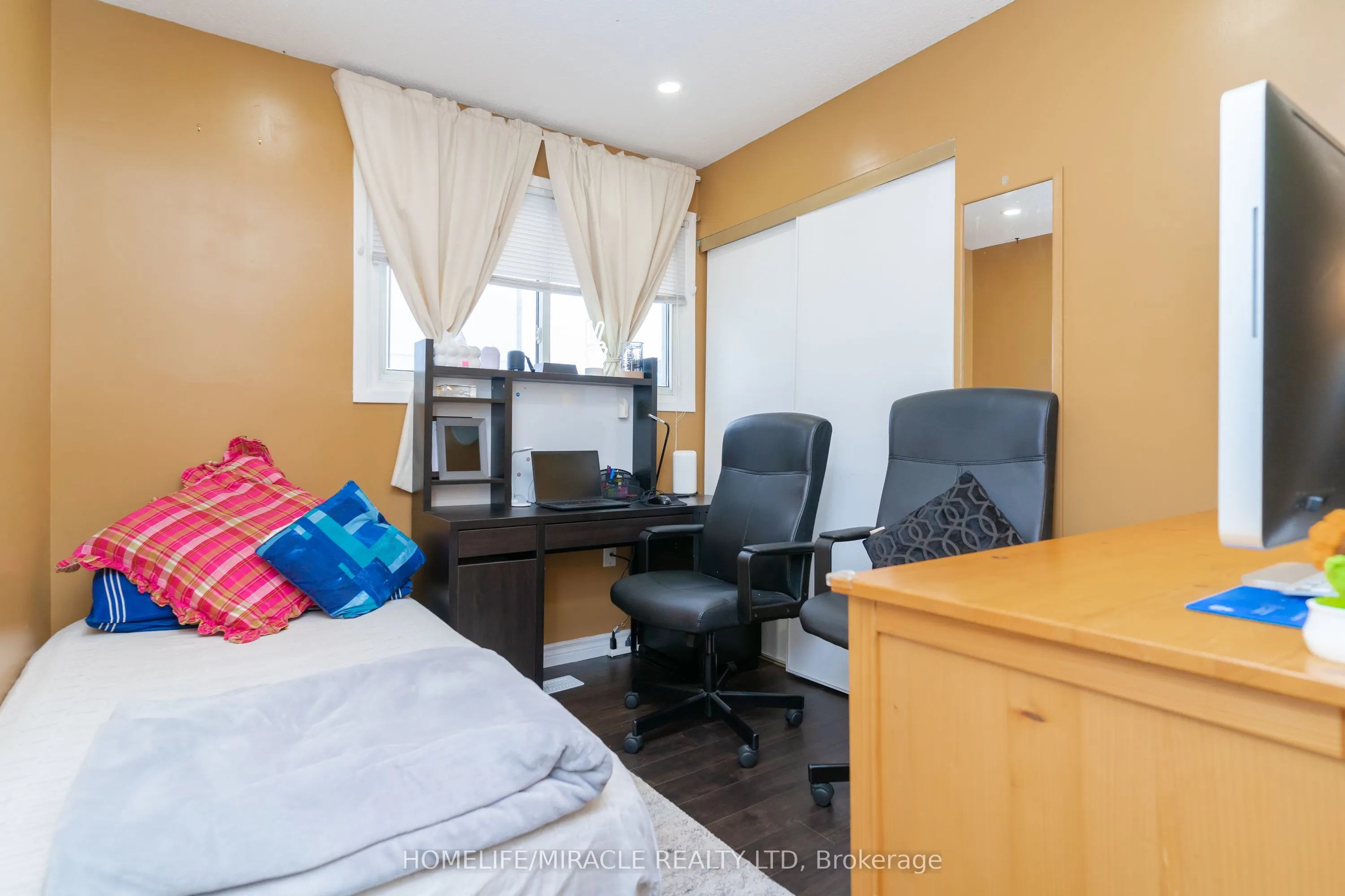 10 Huntingwood Crescent