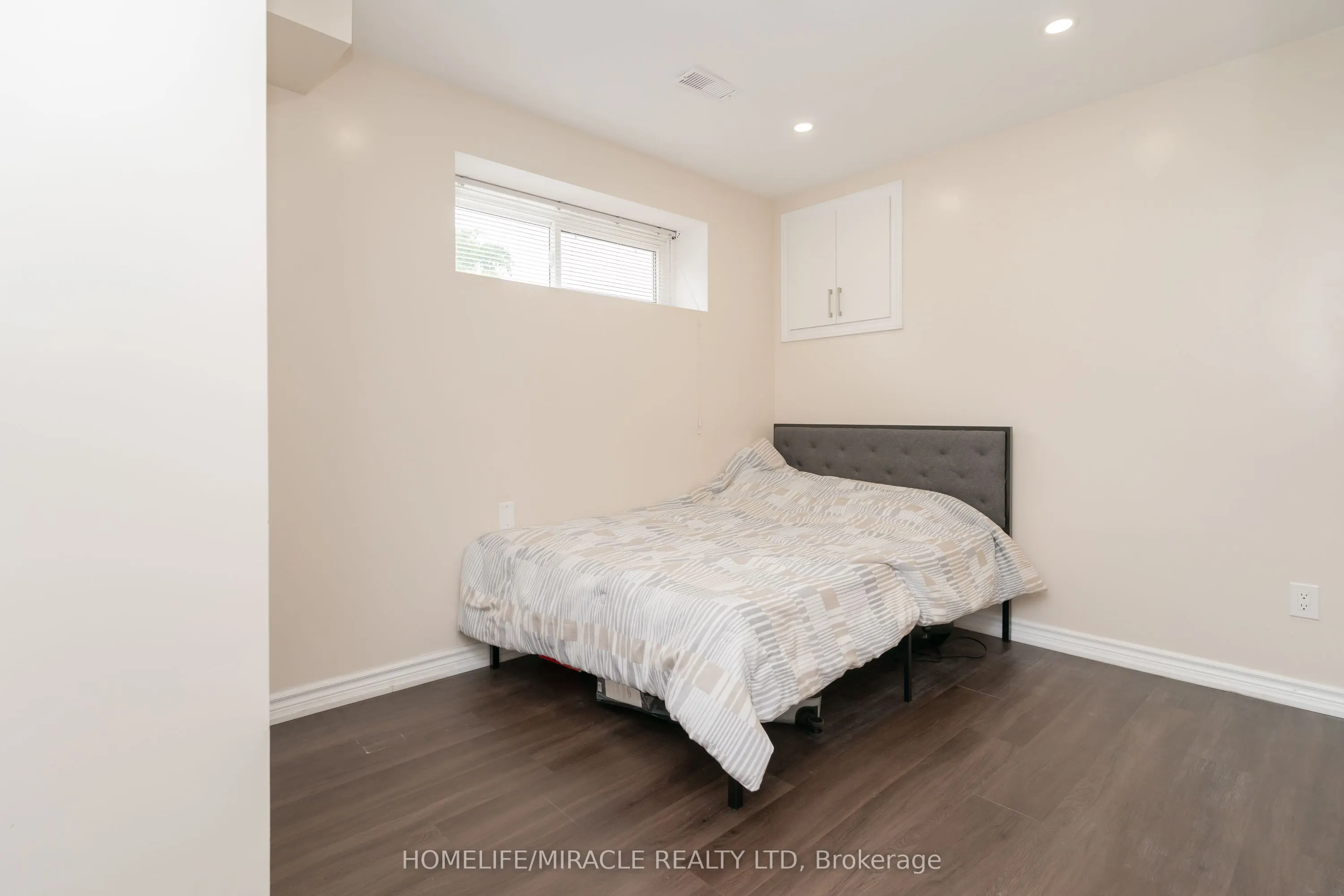 10 Huntingwood Crescent