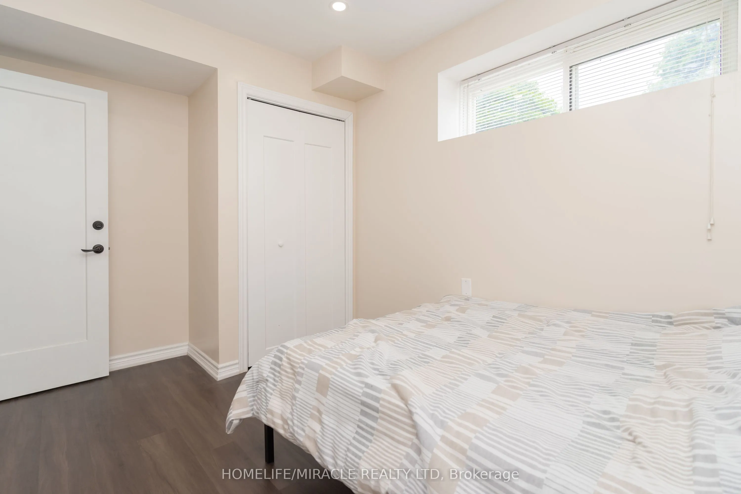 10 Huntingwood Crescent