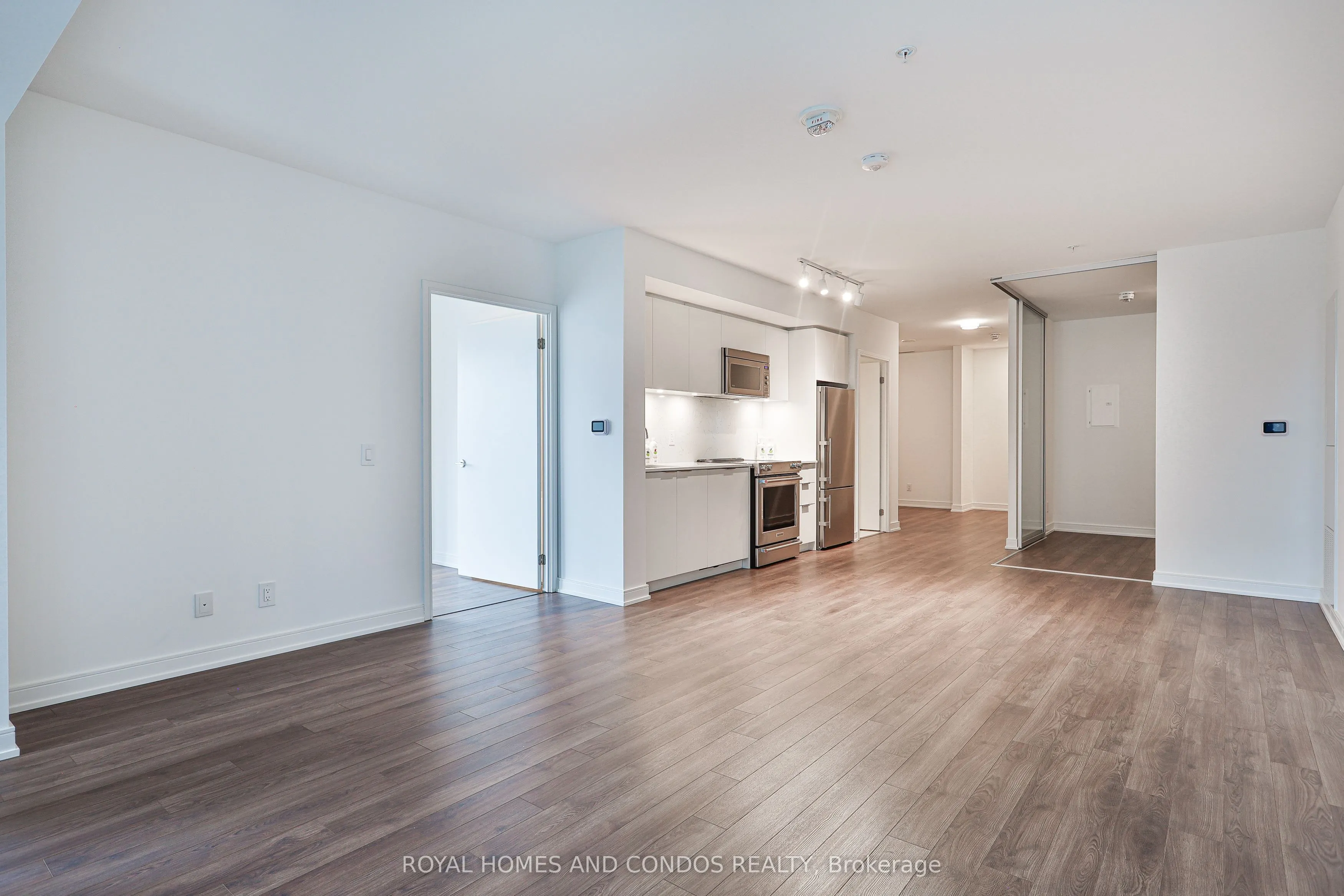 30 Samuel Wood Way, #402