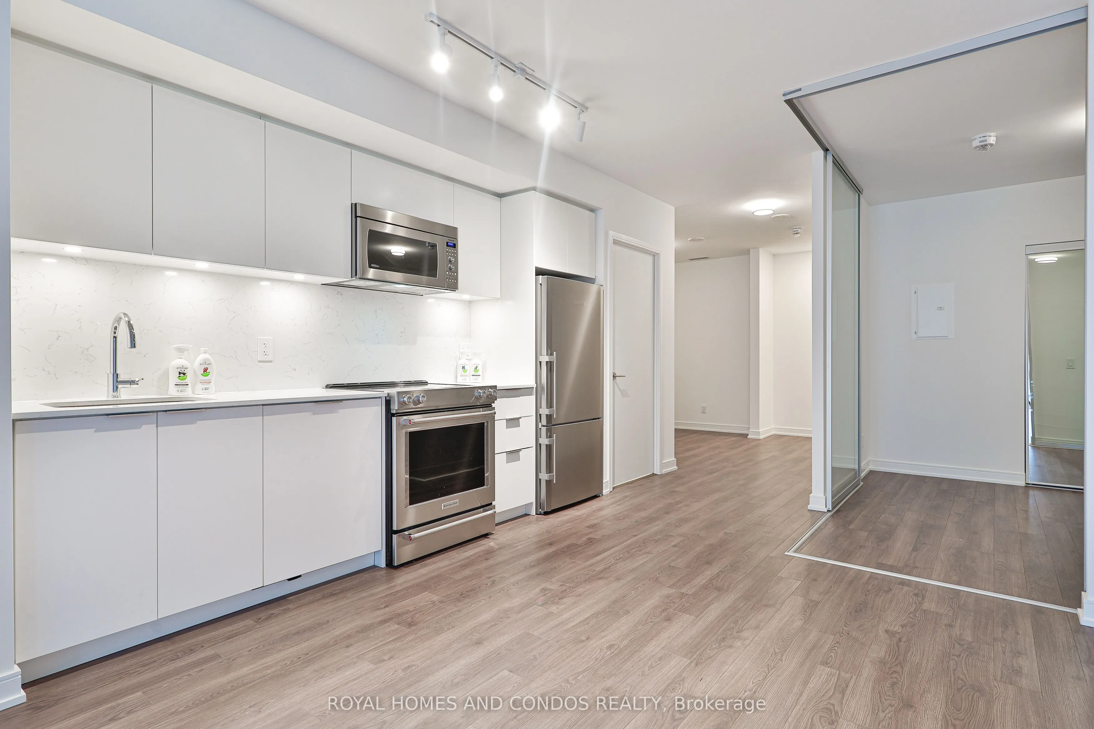 30 Samuel Wood Way, #402