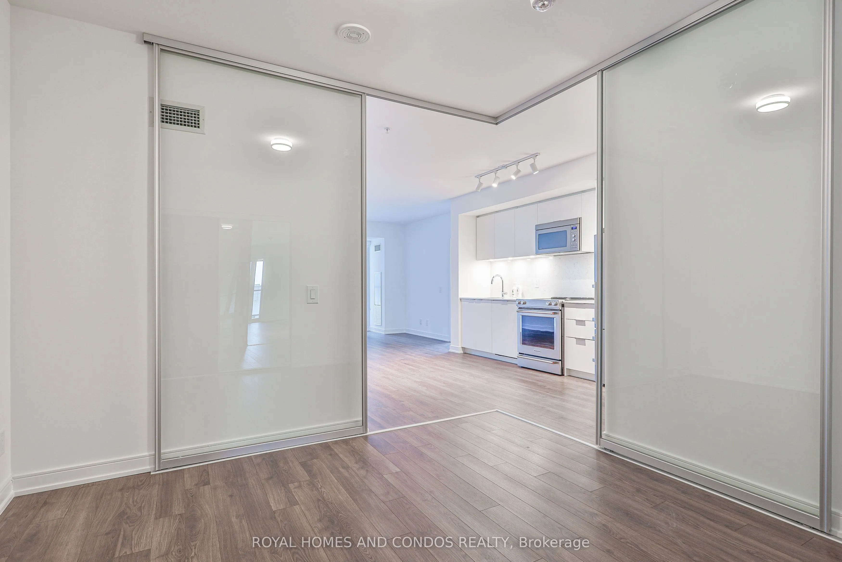 30 Samuel Wood Way, #402