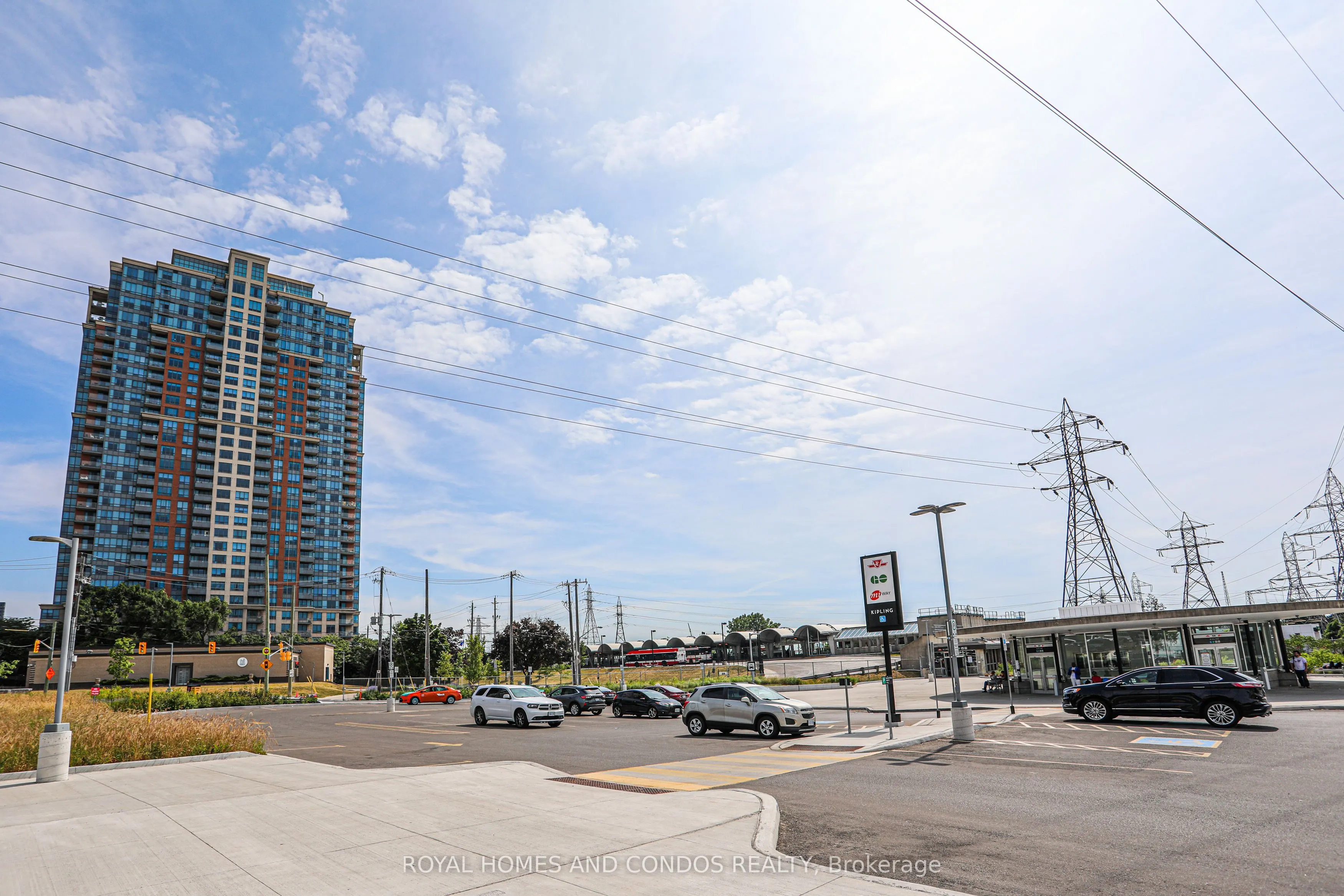 30 Samuel Wood Way, #402