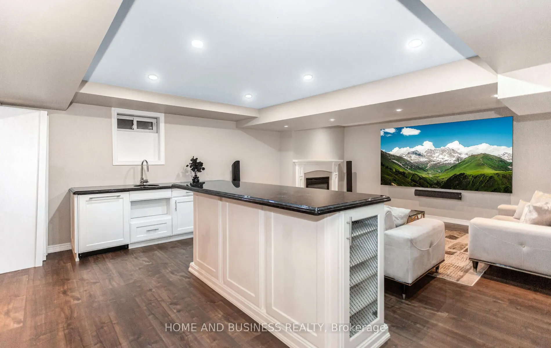 2192 Oakmead Boulevard