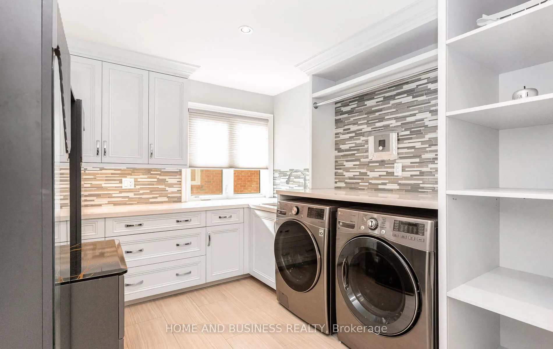 2192 Oakmead Boulevard