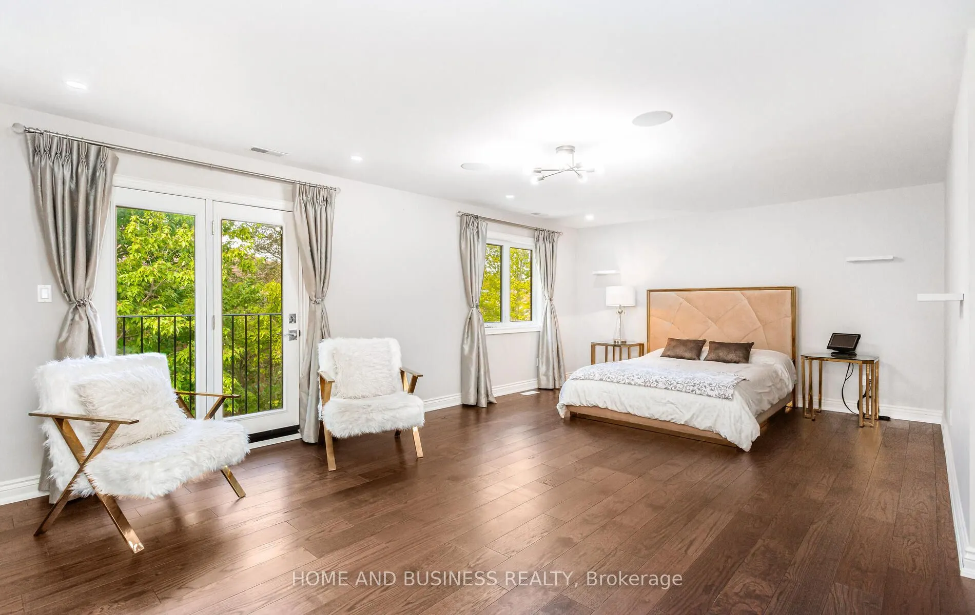 2192 Oakmead Boulevard