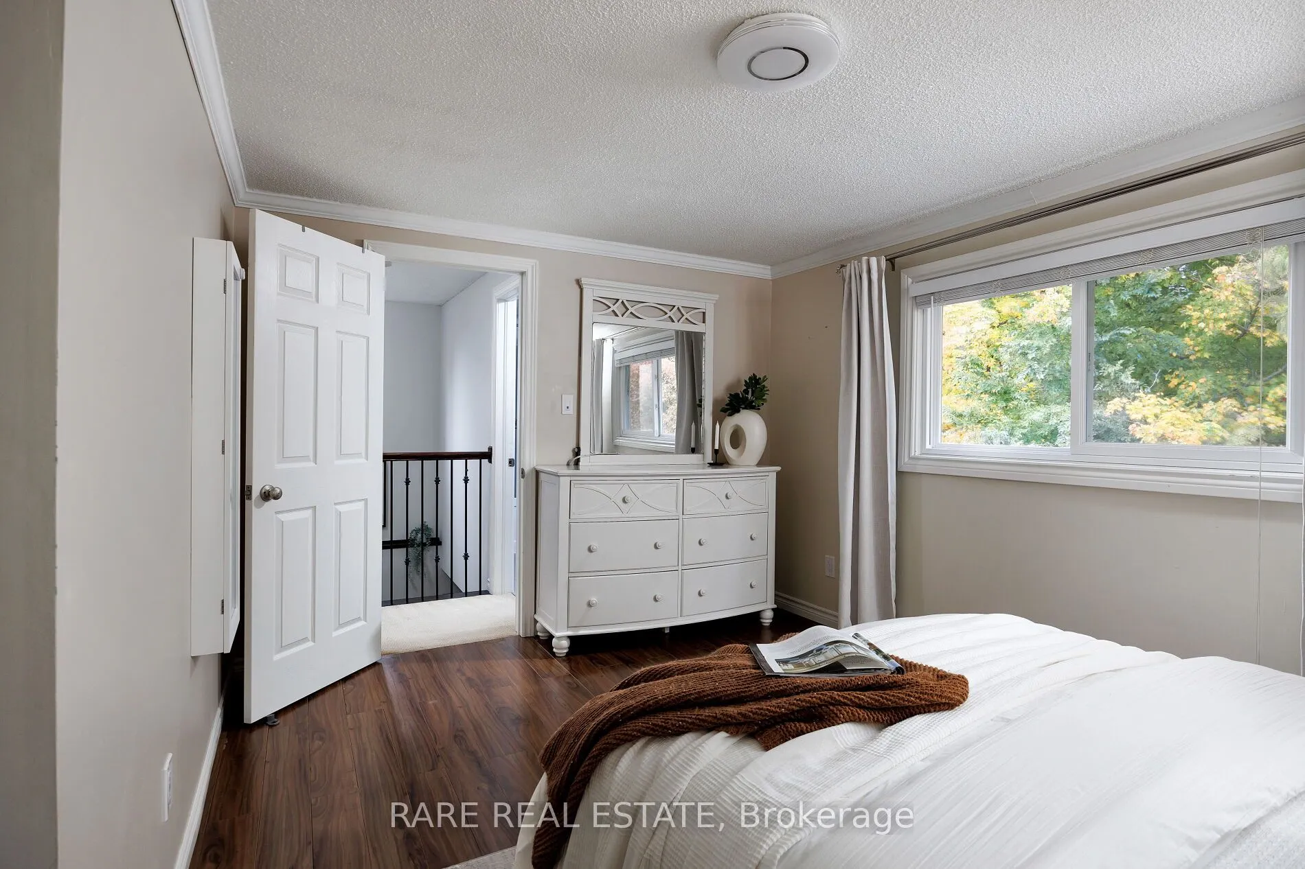 3242 GREENBOUGH Crescent